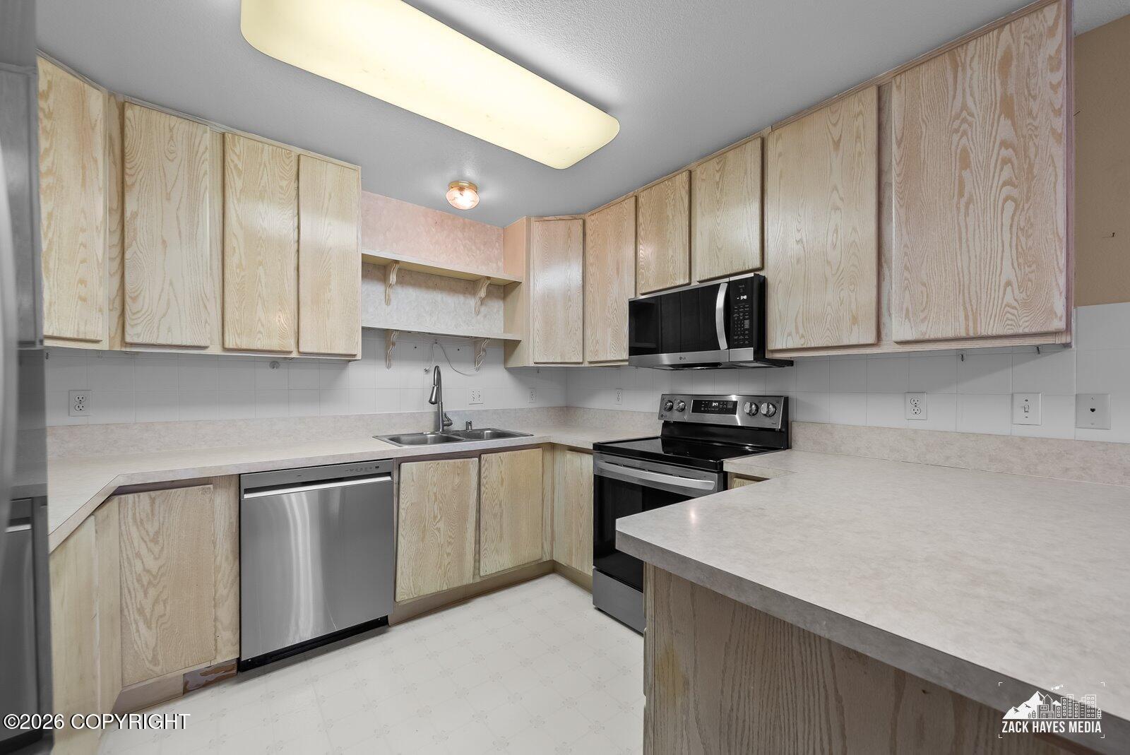 4141 Resurrection Drive Property Photo 15