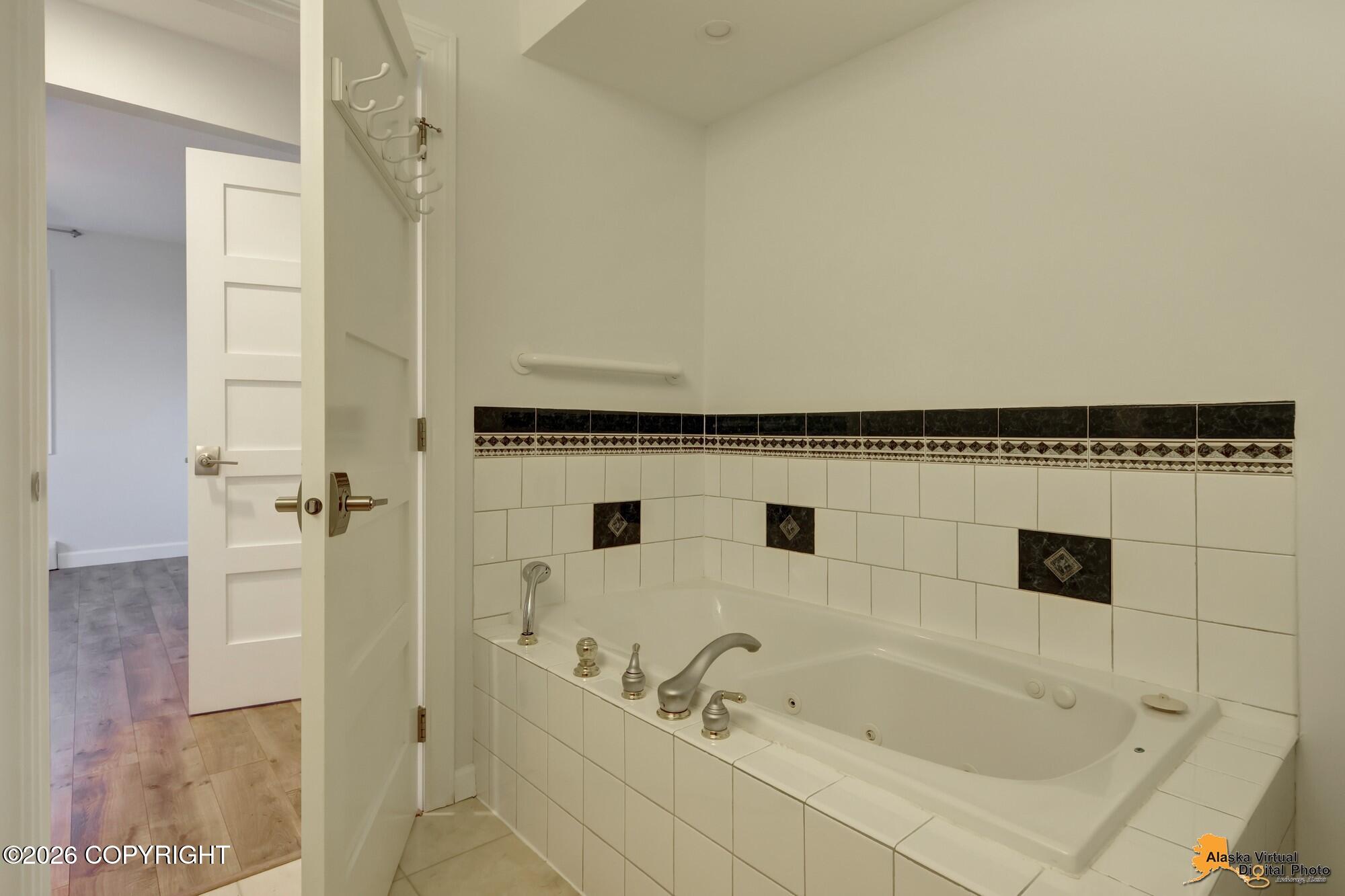 2807 W 34th Avenue Property Photo 14