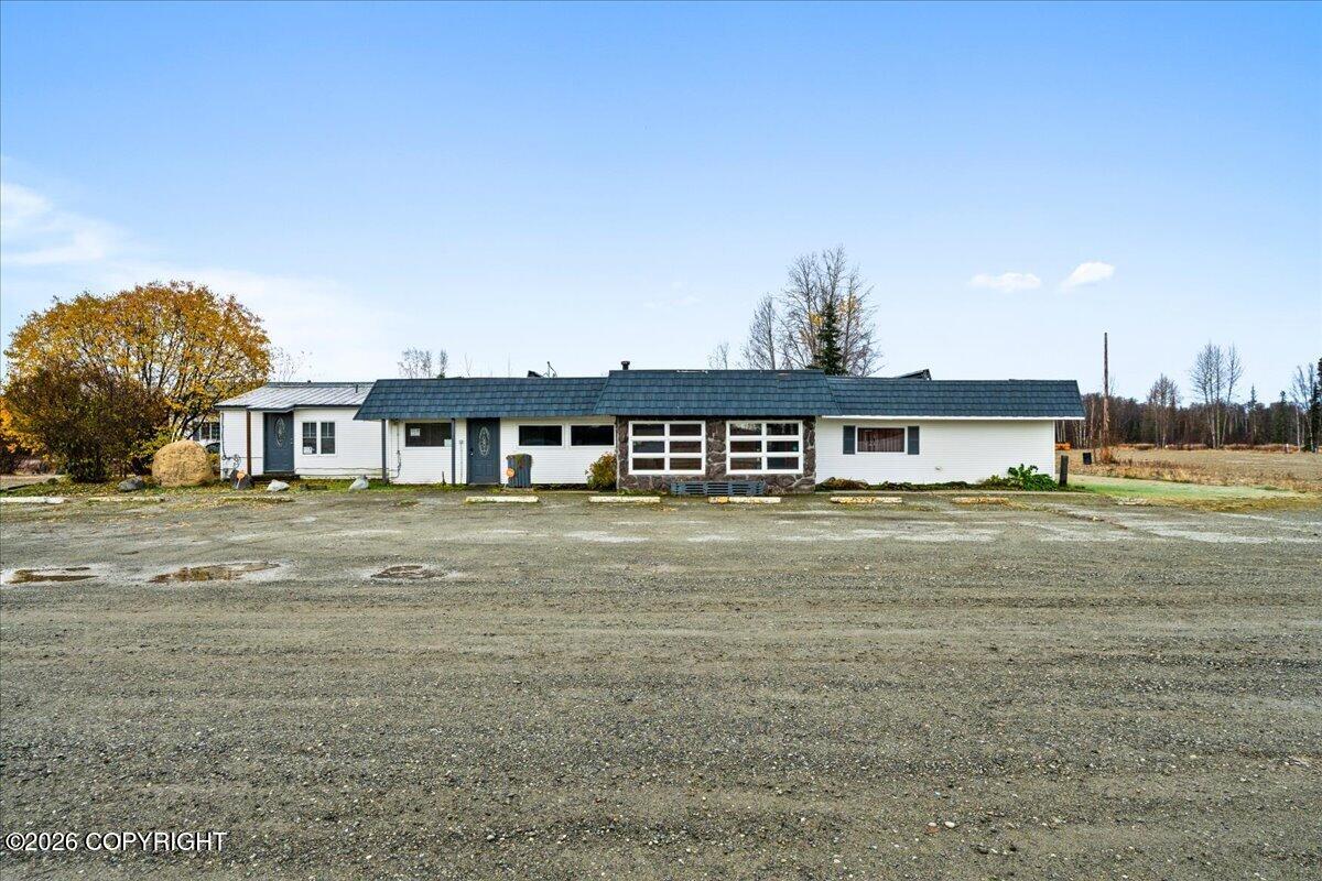 16966 W Parks Highway Property Photo 1