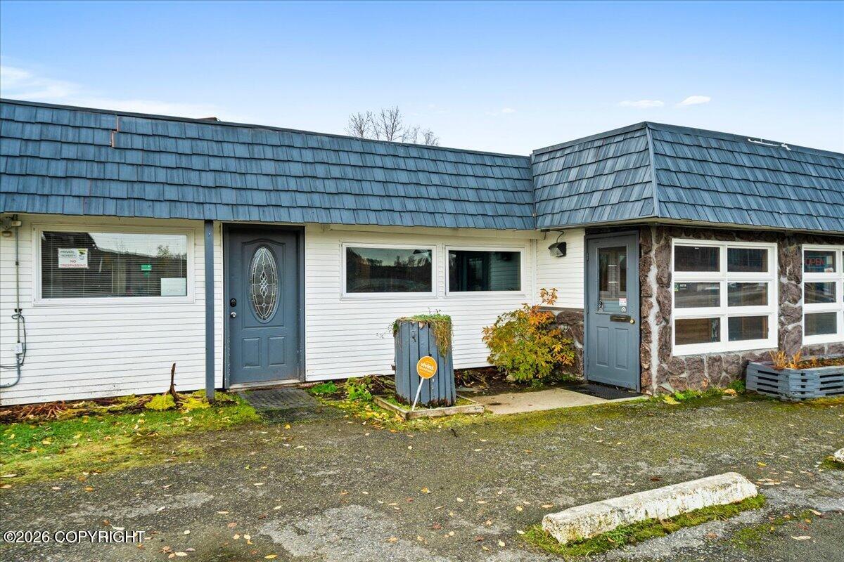 16966 W Parks Highway Property Photo 2