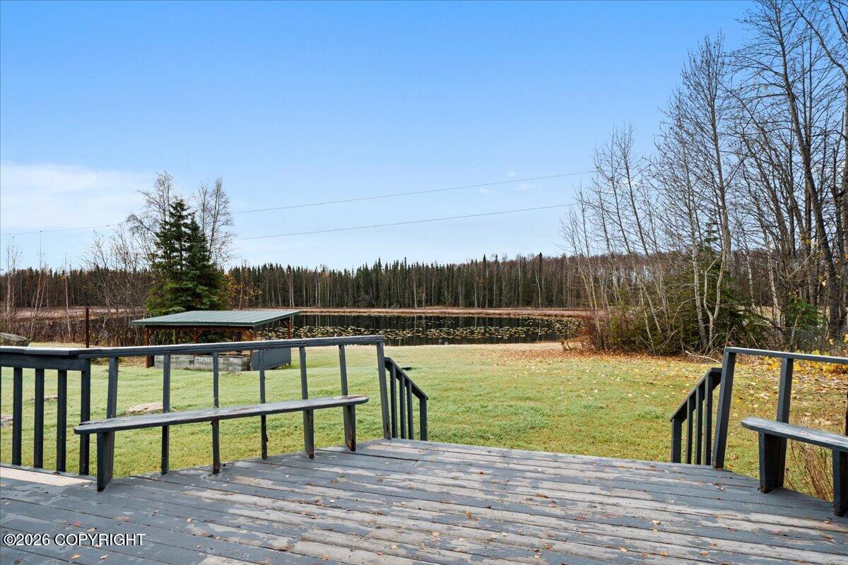 16966 W Parks Highway Property Photo 22