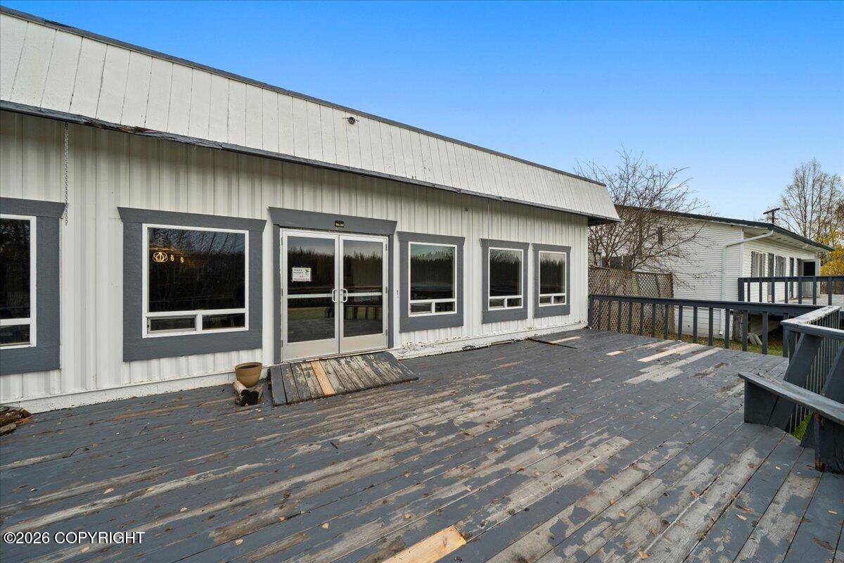 16966 W Parks Highway Property Photo 23