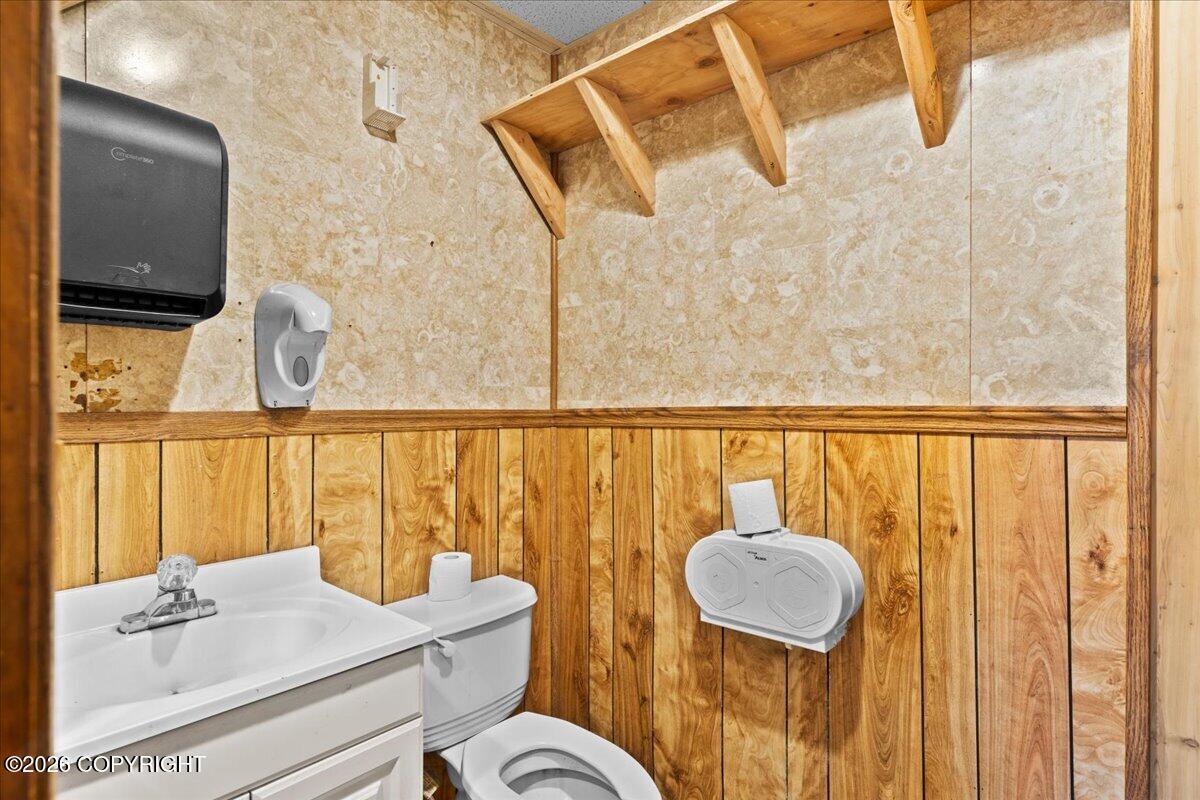 16966 W Parks Highway Property Photo 43