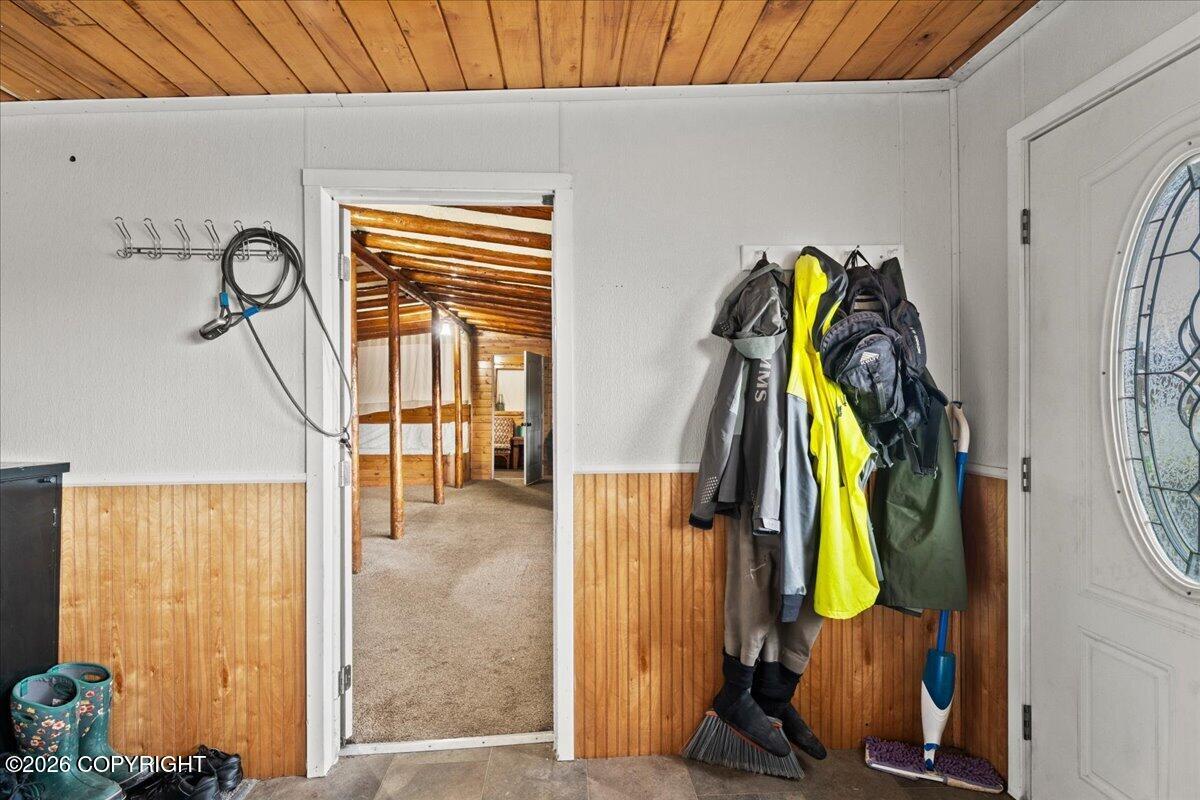 16966 W Parks Highway Property Photo 44