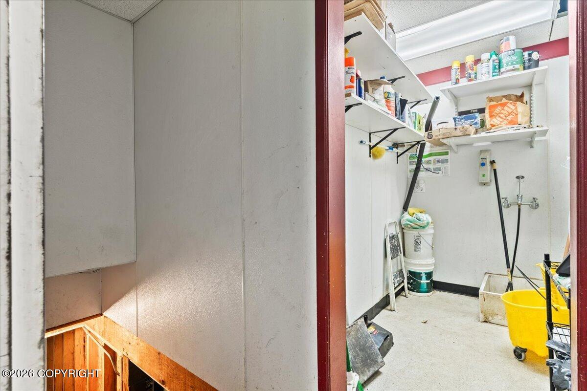 16966 W Parks Highway Property Photo 54