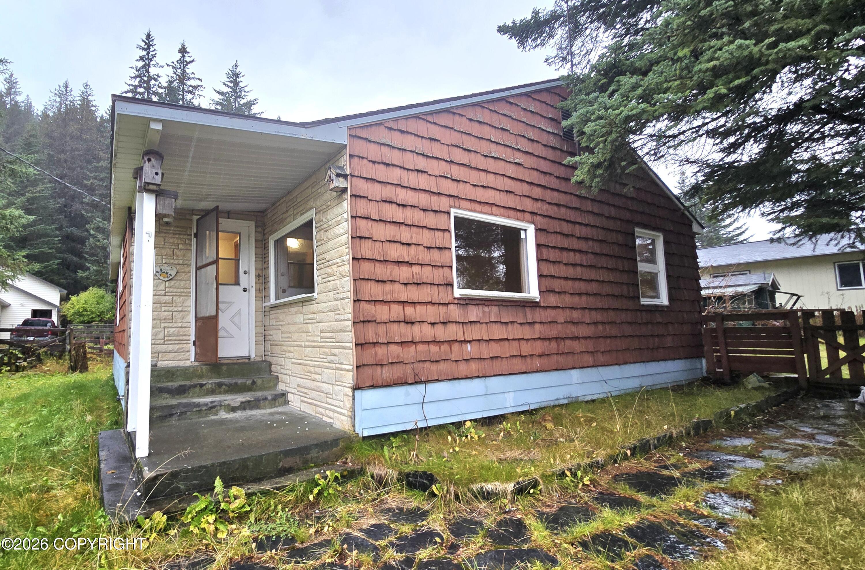 1705 Phoenix Road Property Photo 1