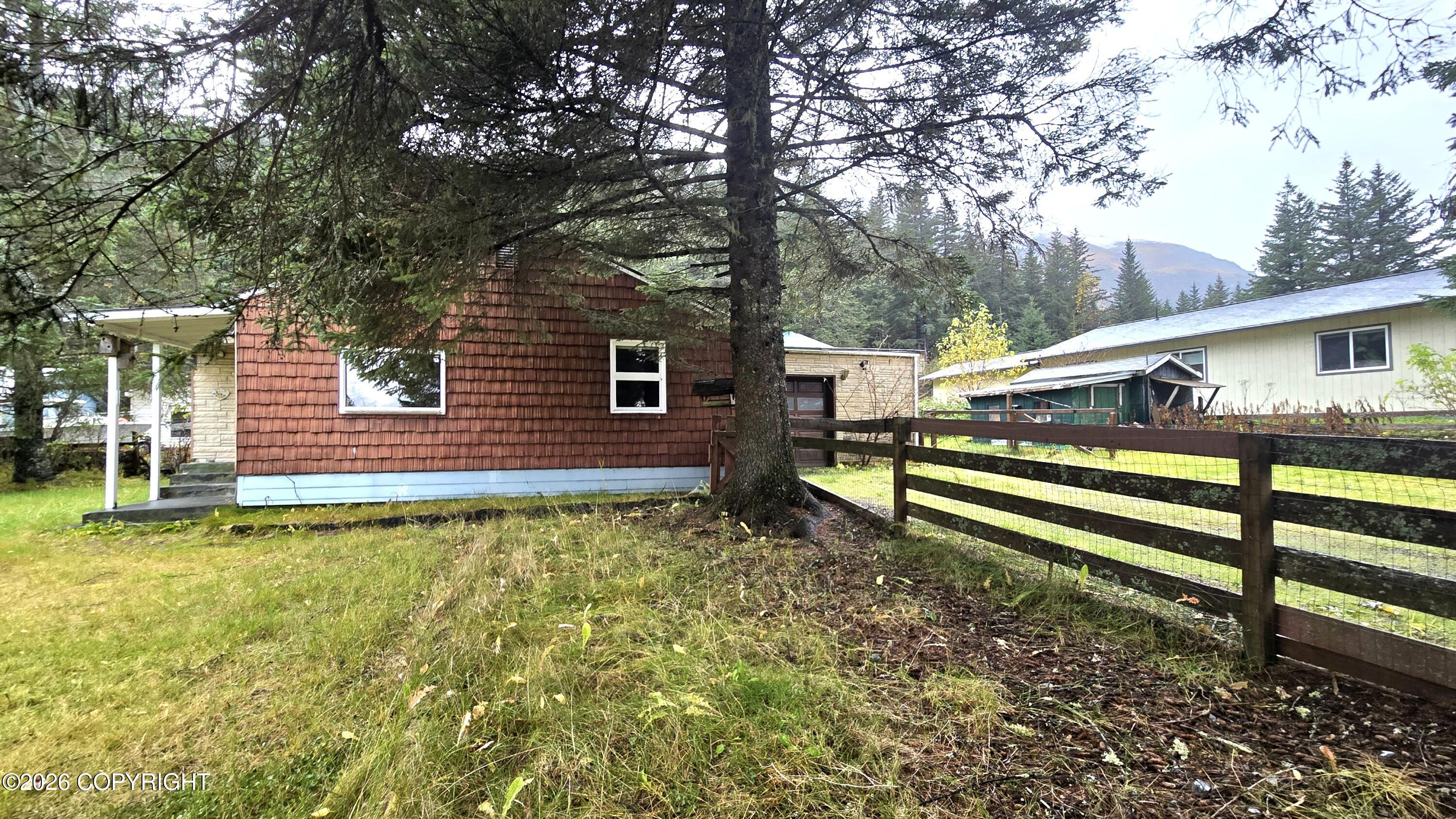 1705 Phoenix Road Property Photo 3