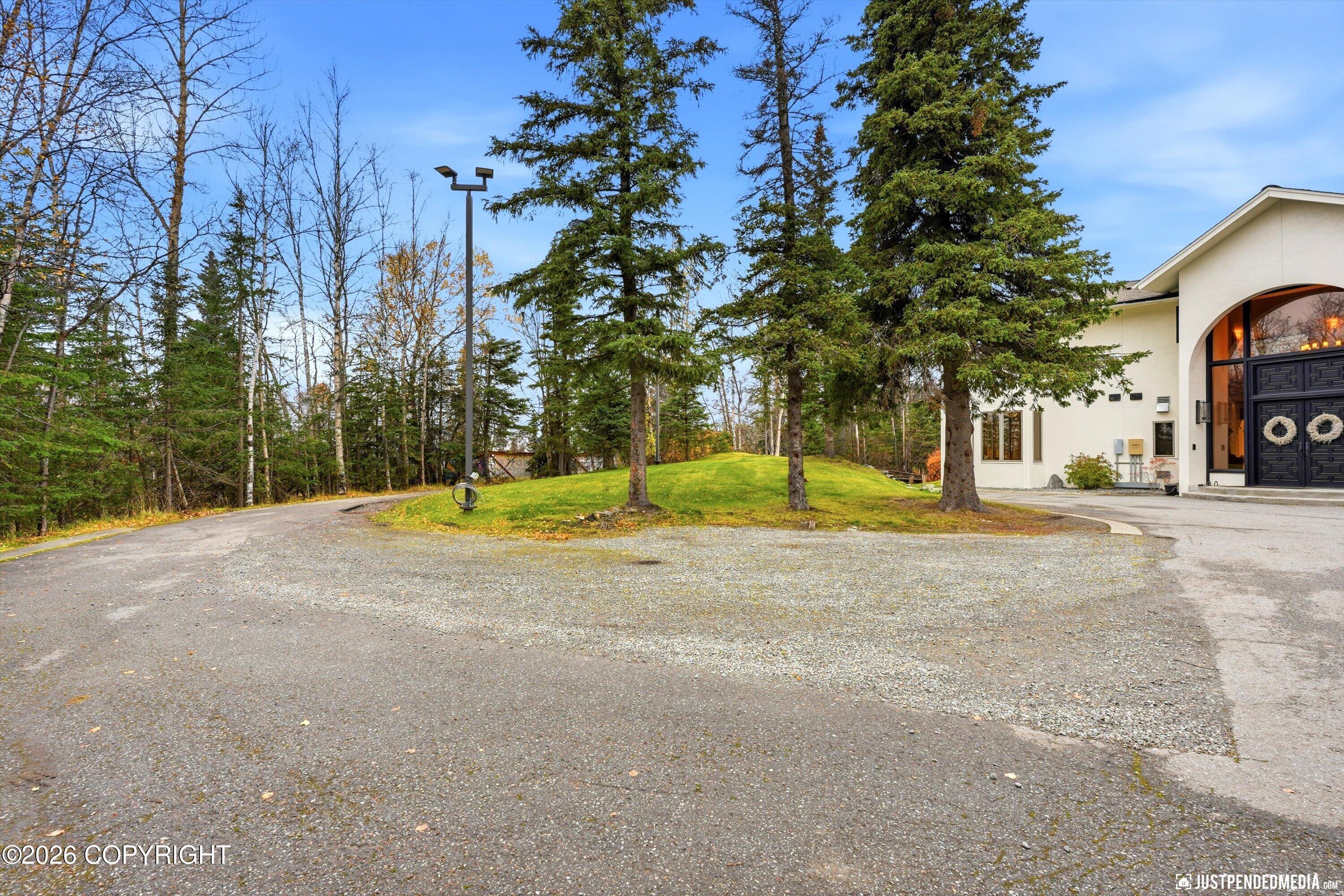 5870 Alpine Woods Drive Property Photo 6