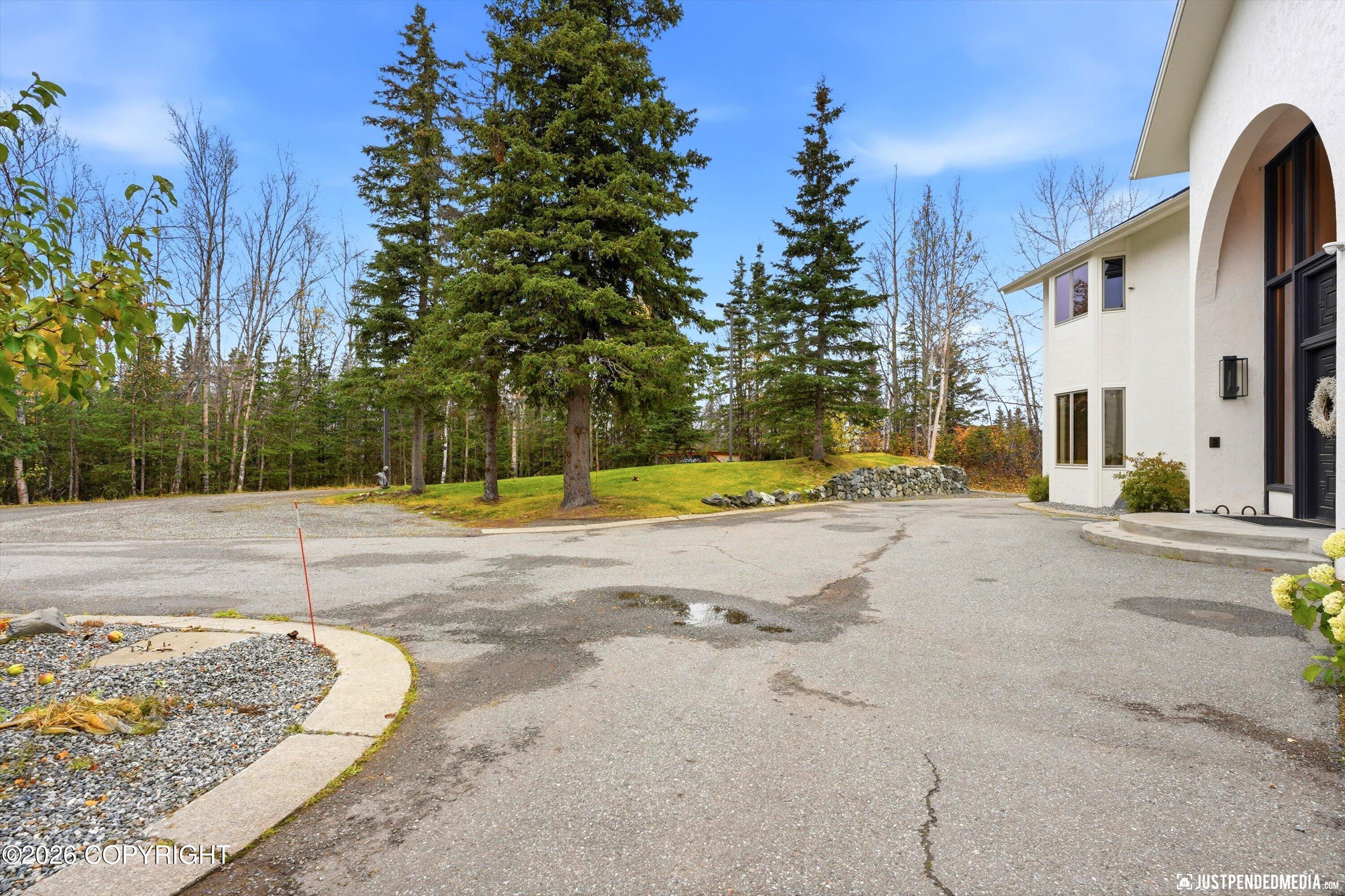 5870 Alpine Woods Drive Property Photo 7