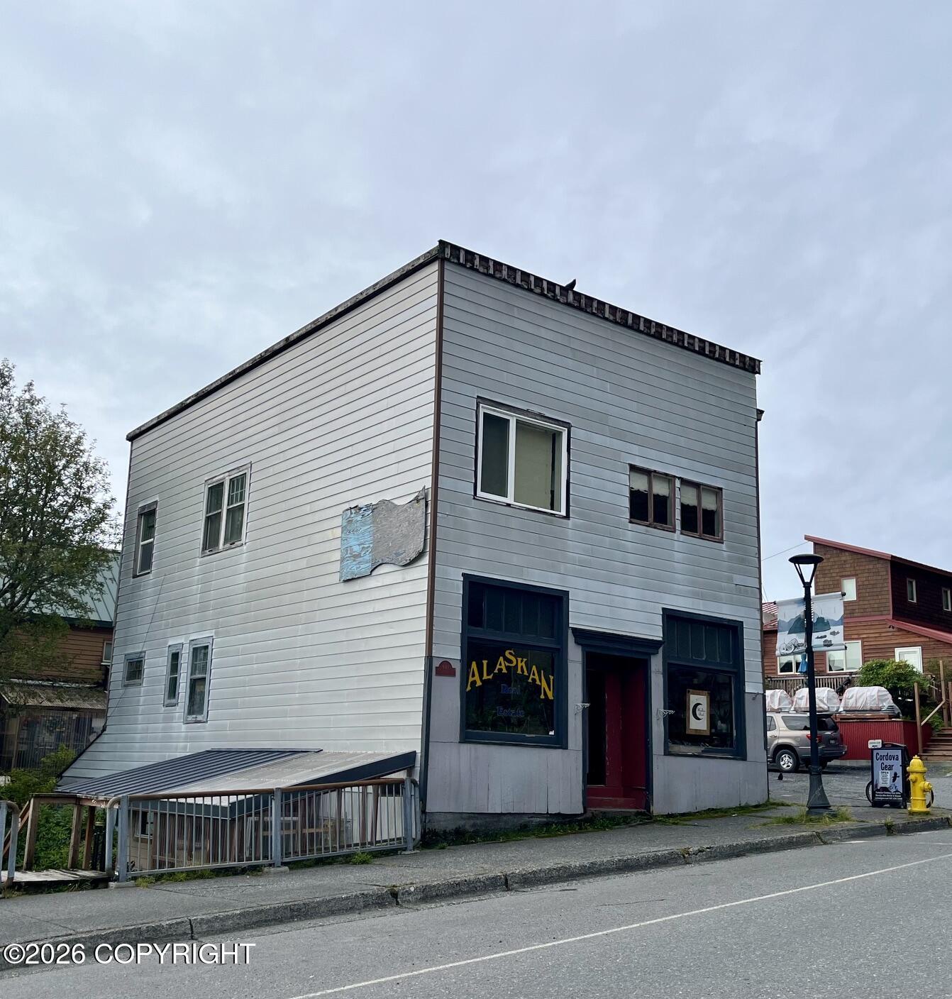 401 1st Street Property Photo 1