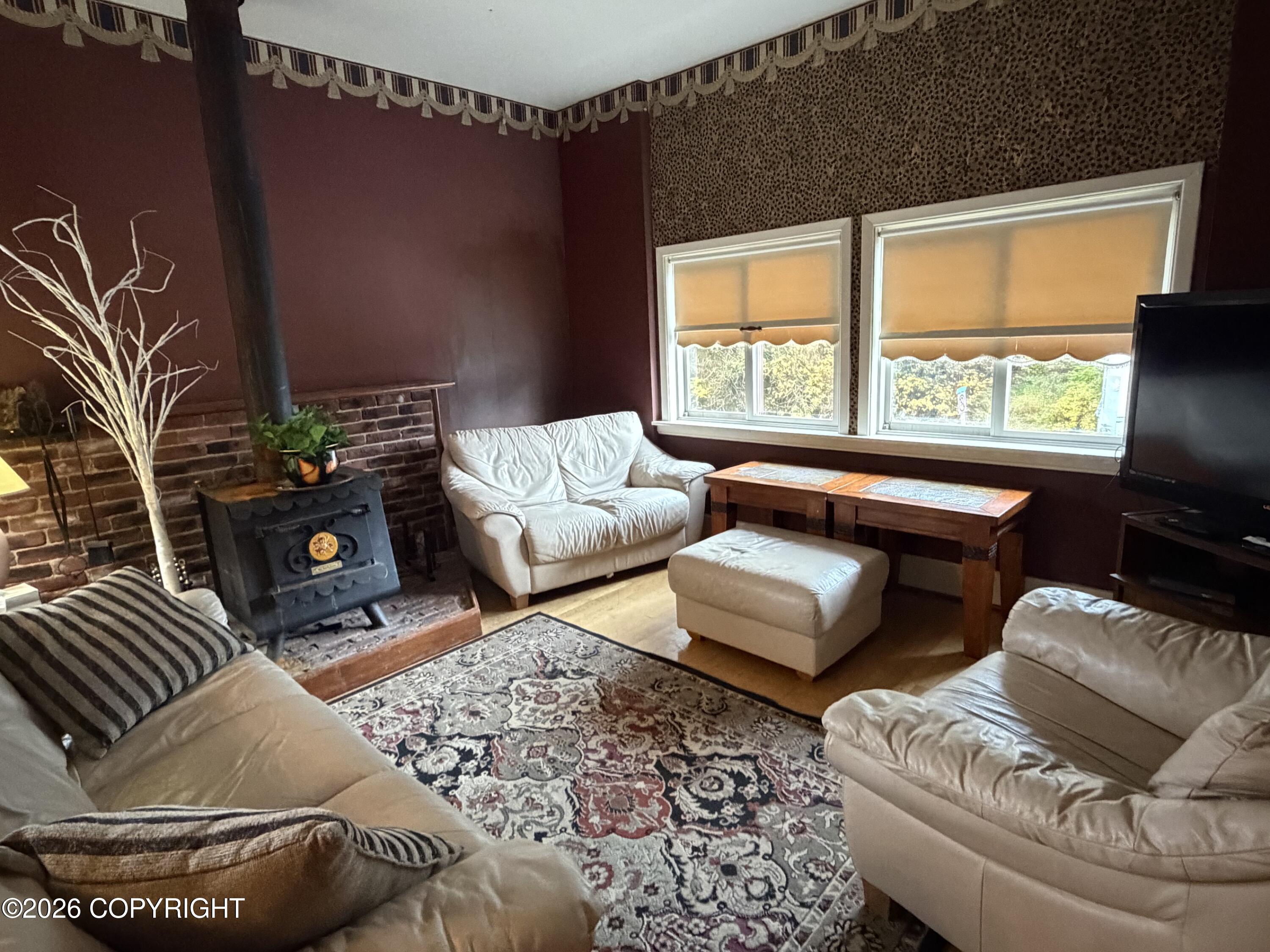 401 1st Street Property Photo 10