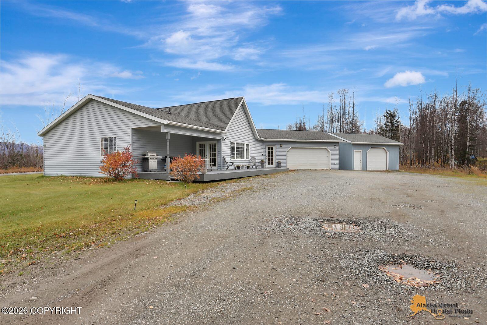1561 N Tulip Circle Property Photo 4