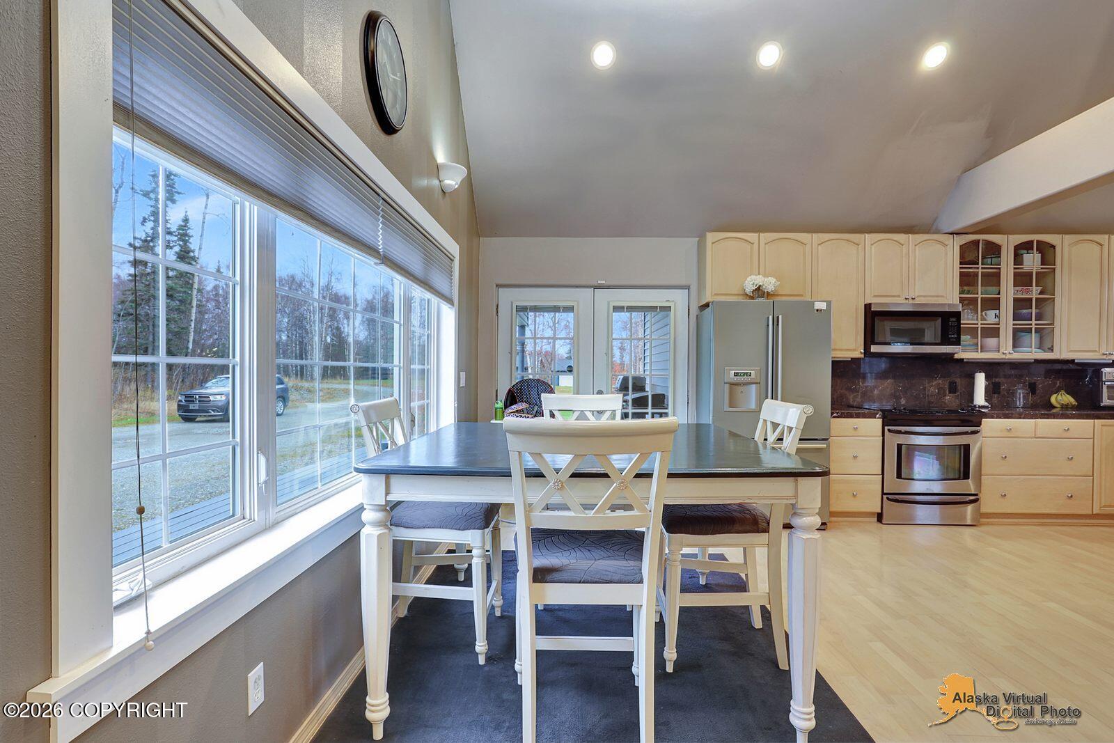1561 N Tulip Circle Property Photo 8