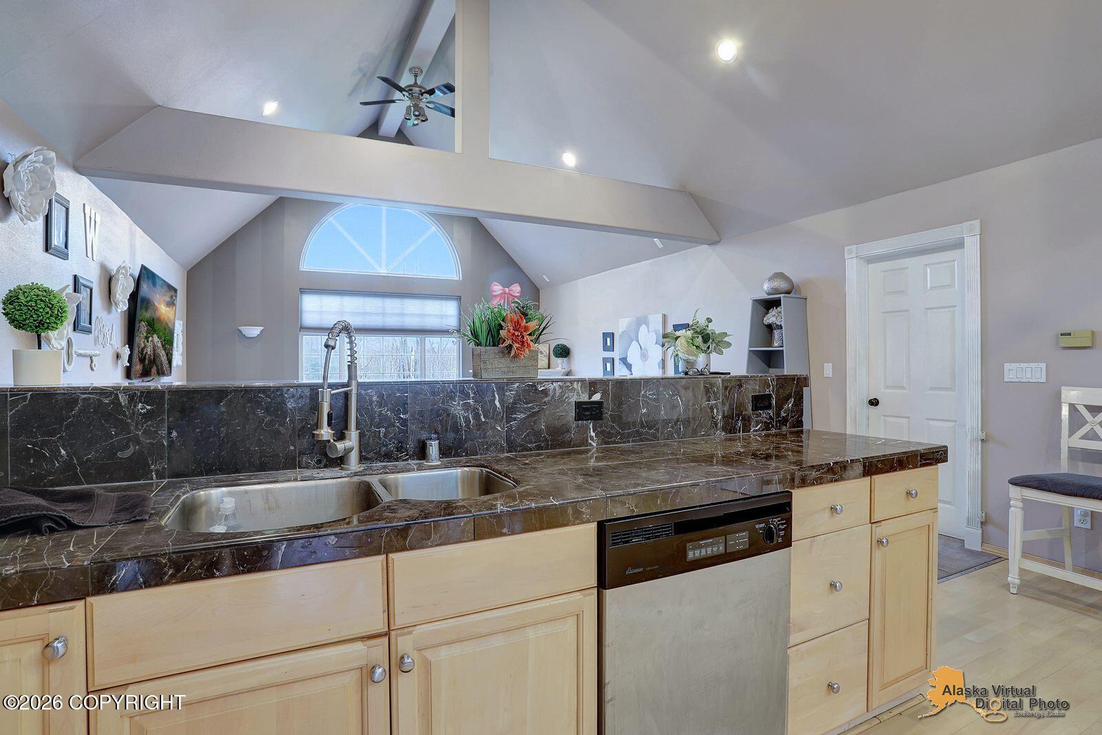 1561 N Tulip Circle Property Photo 13