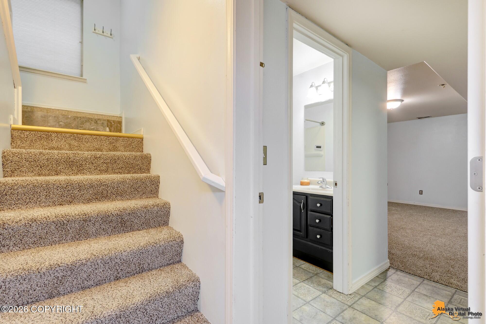 8915 Birch Park Circle Property Photo 2