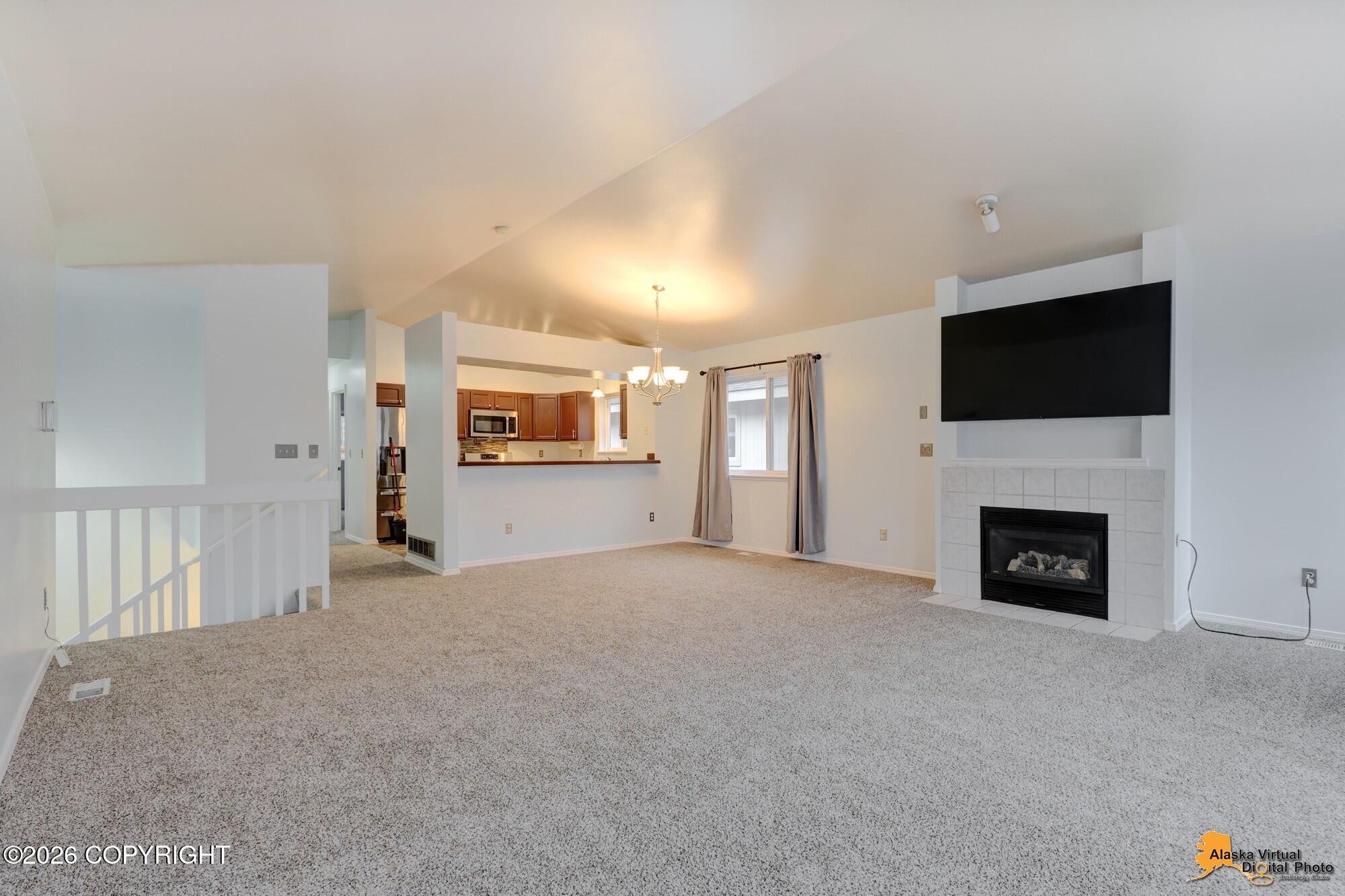 8915 Birch Park Circle Property Photo 4