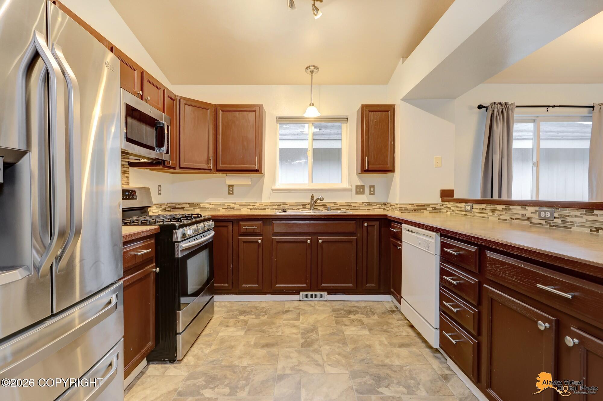 8915 Birch Park Circle Property Photo 11