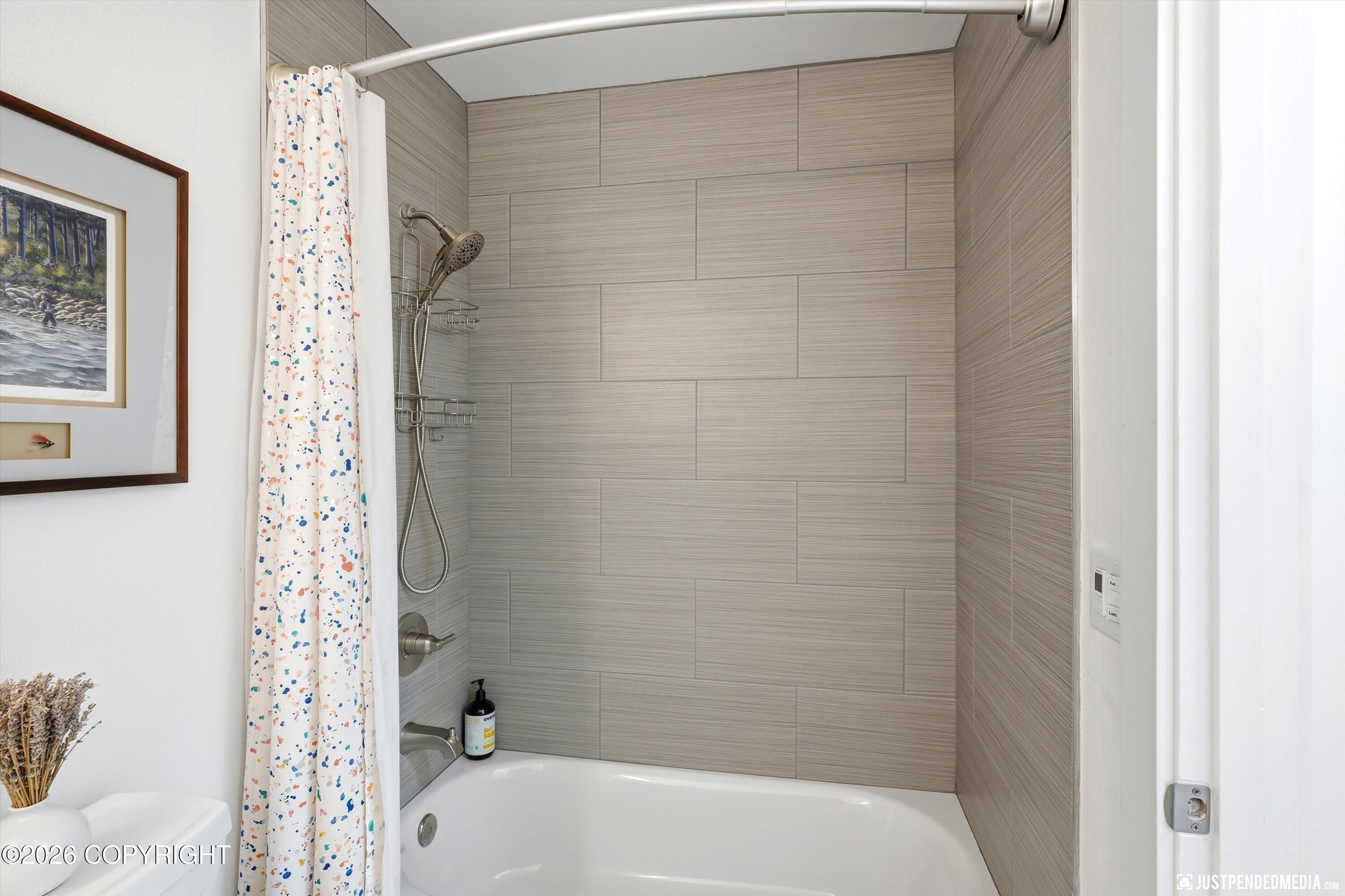 615 W 42nd Avenue Property Photo 16