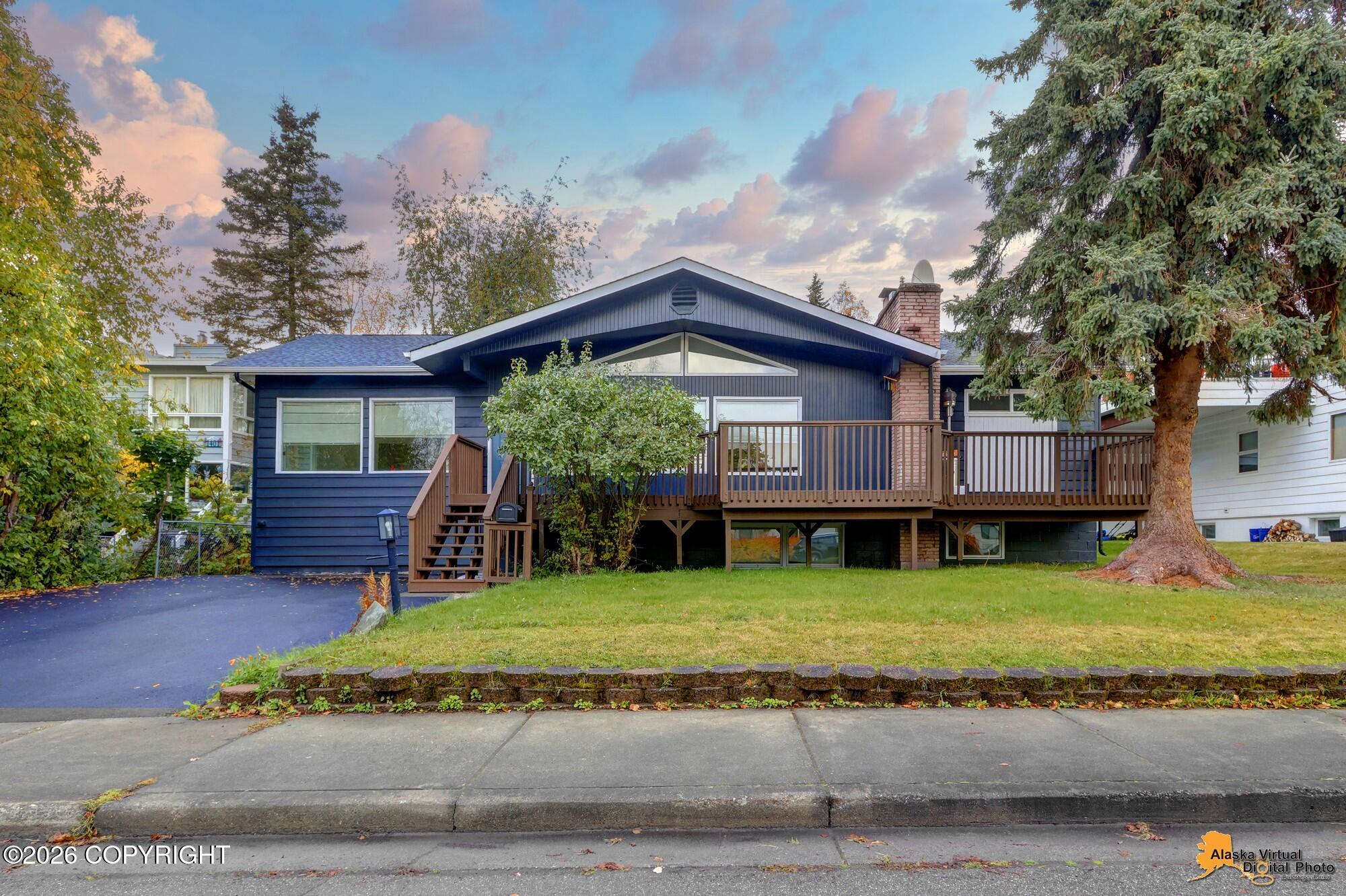1345 W 13th Avenue Property Photo 3