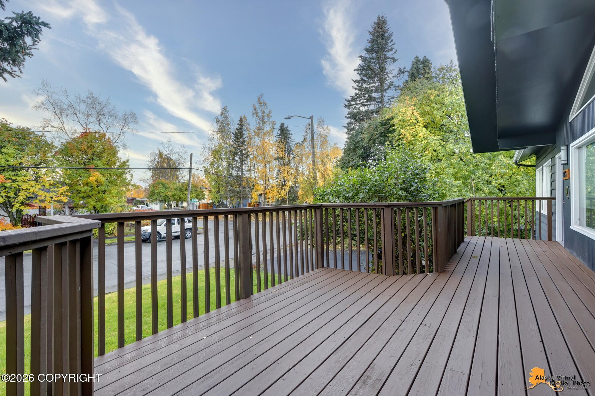 1345 W 13th Avenue Property Photo 5