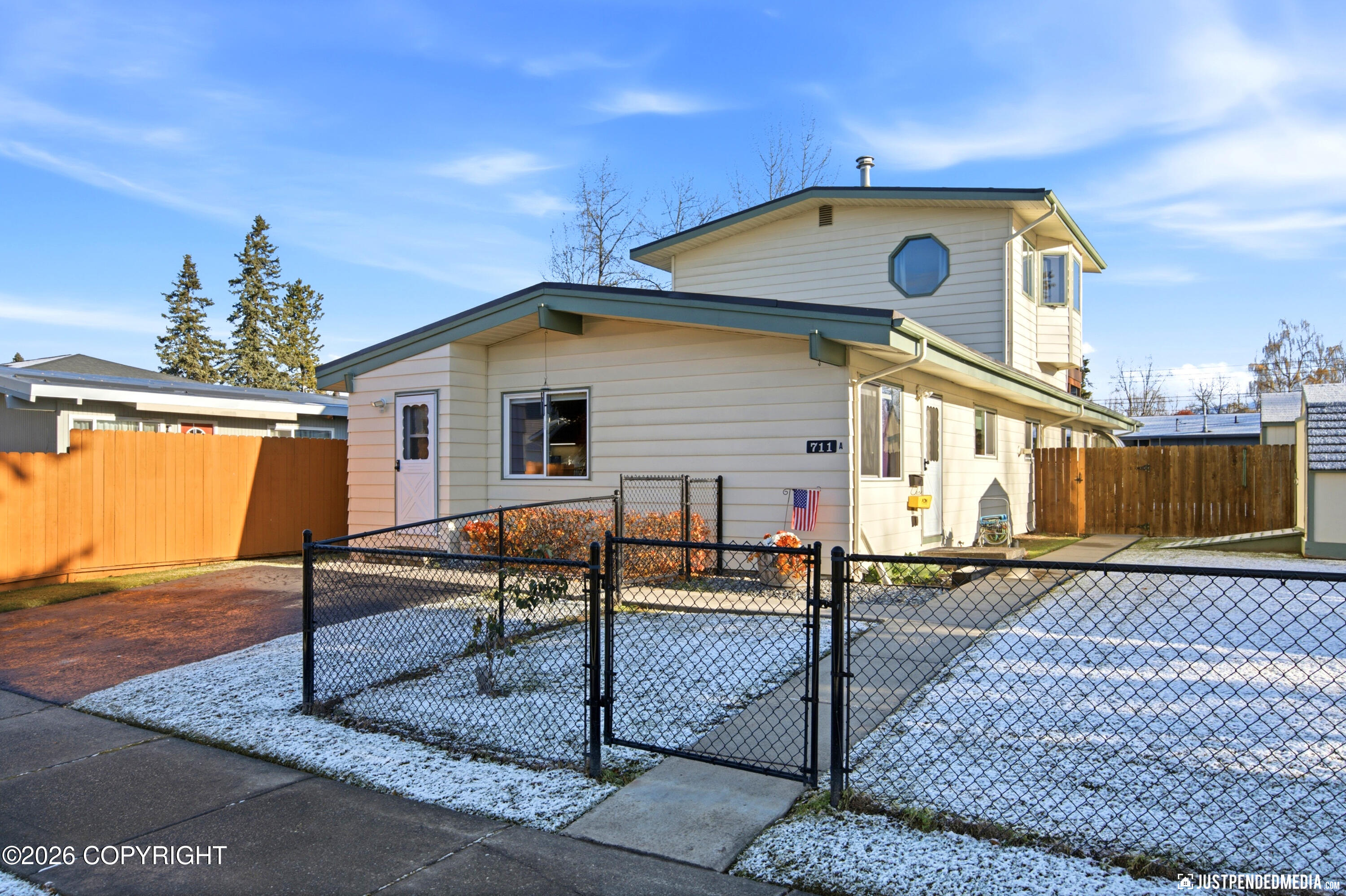 711 Cedar Street Property Photo 5