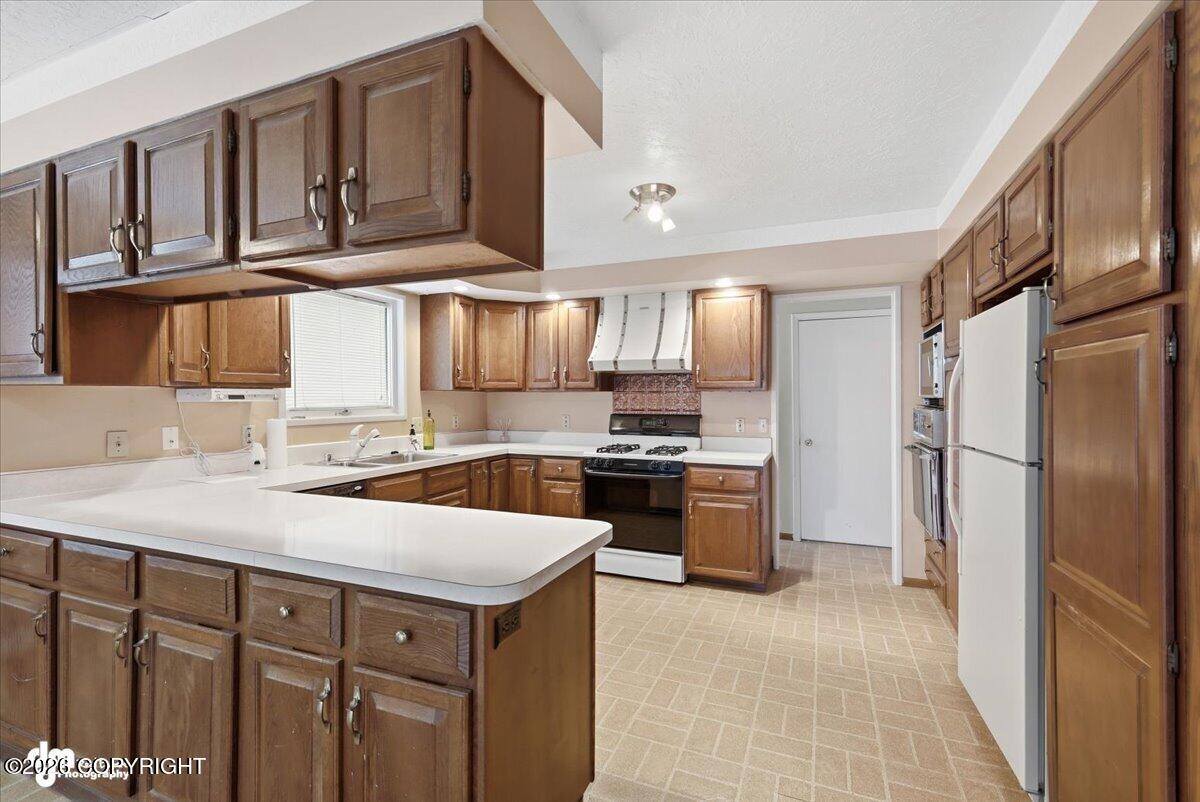 2560 E Parks Highway Property Photo 27