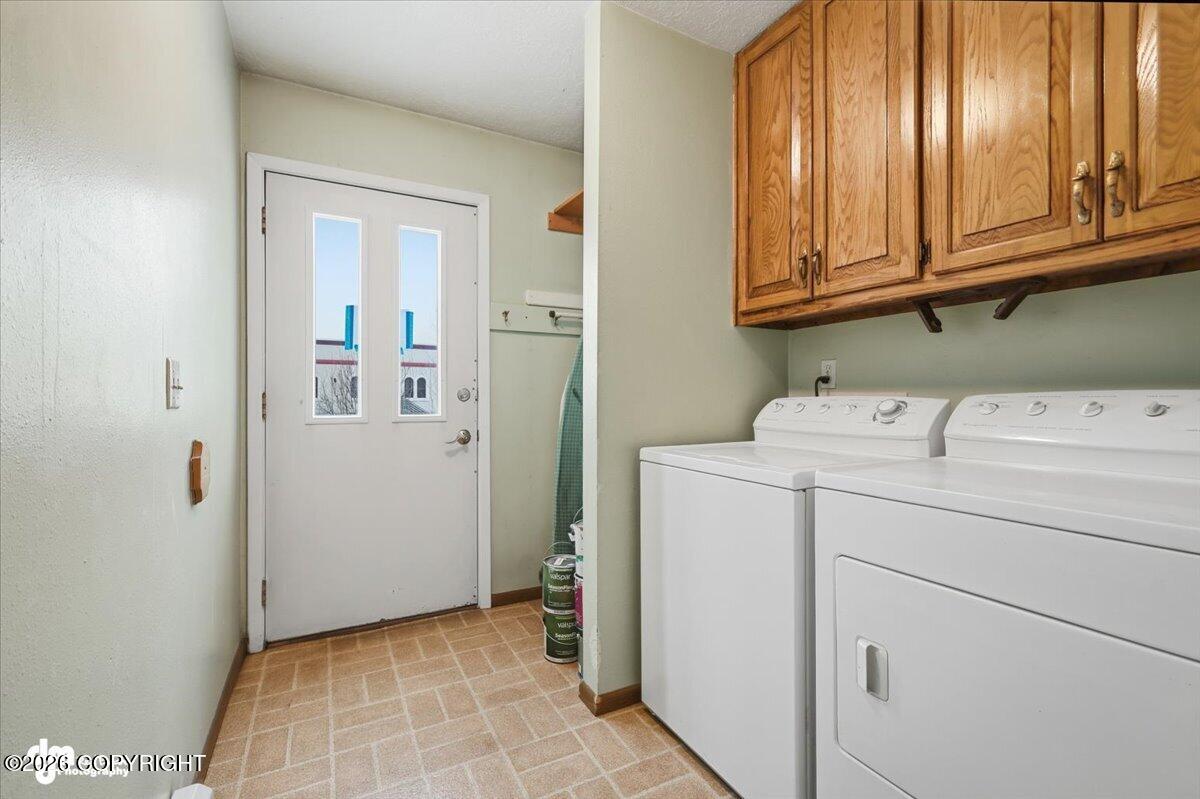 2560 E Parks Highway Property Photo 33