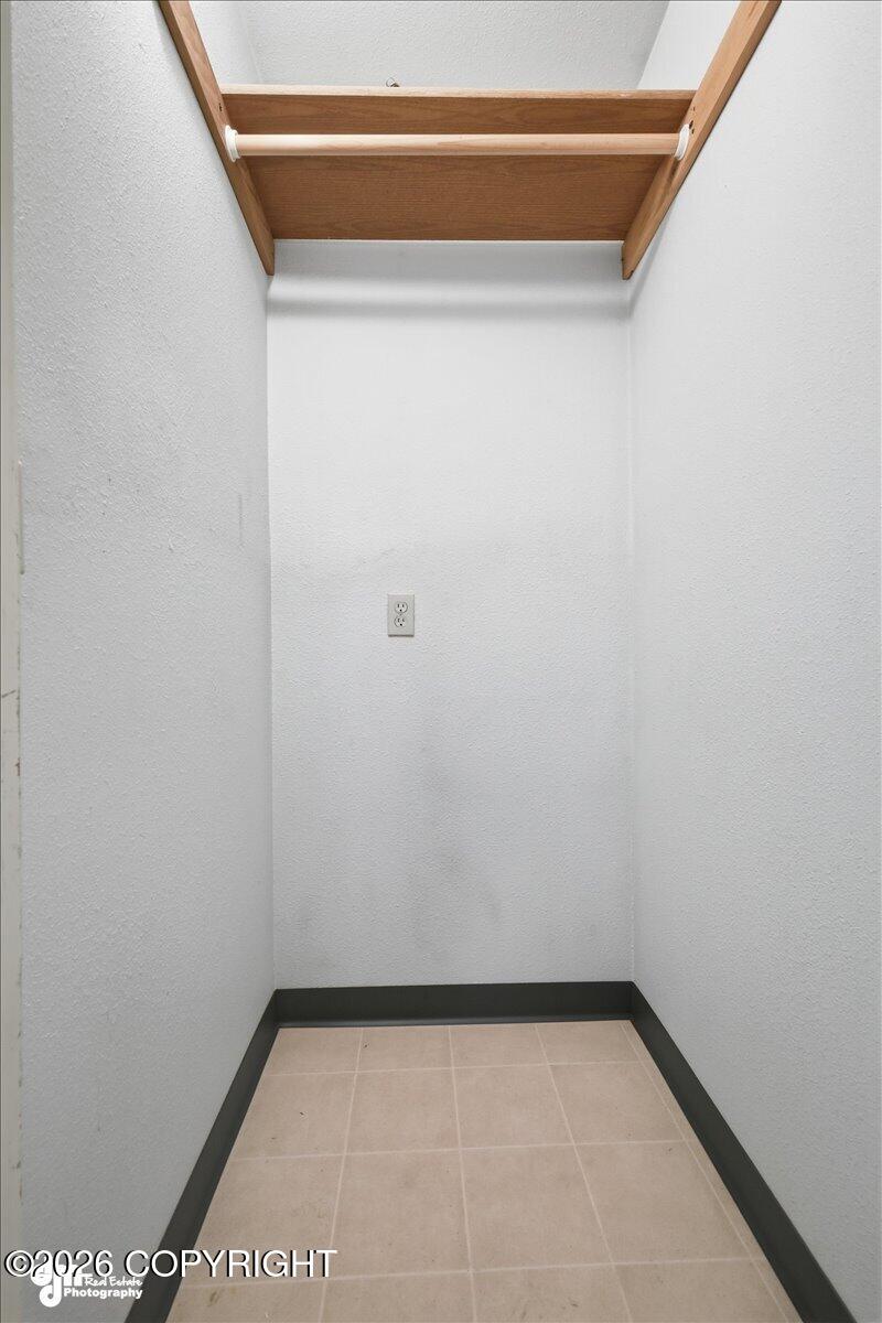 2560 E Parks Highway Property Photo 35