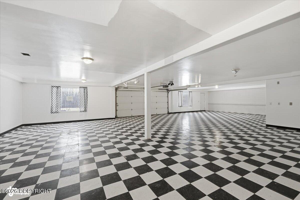 2560 E Parks Highway Property Photo 44