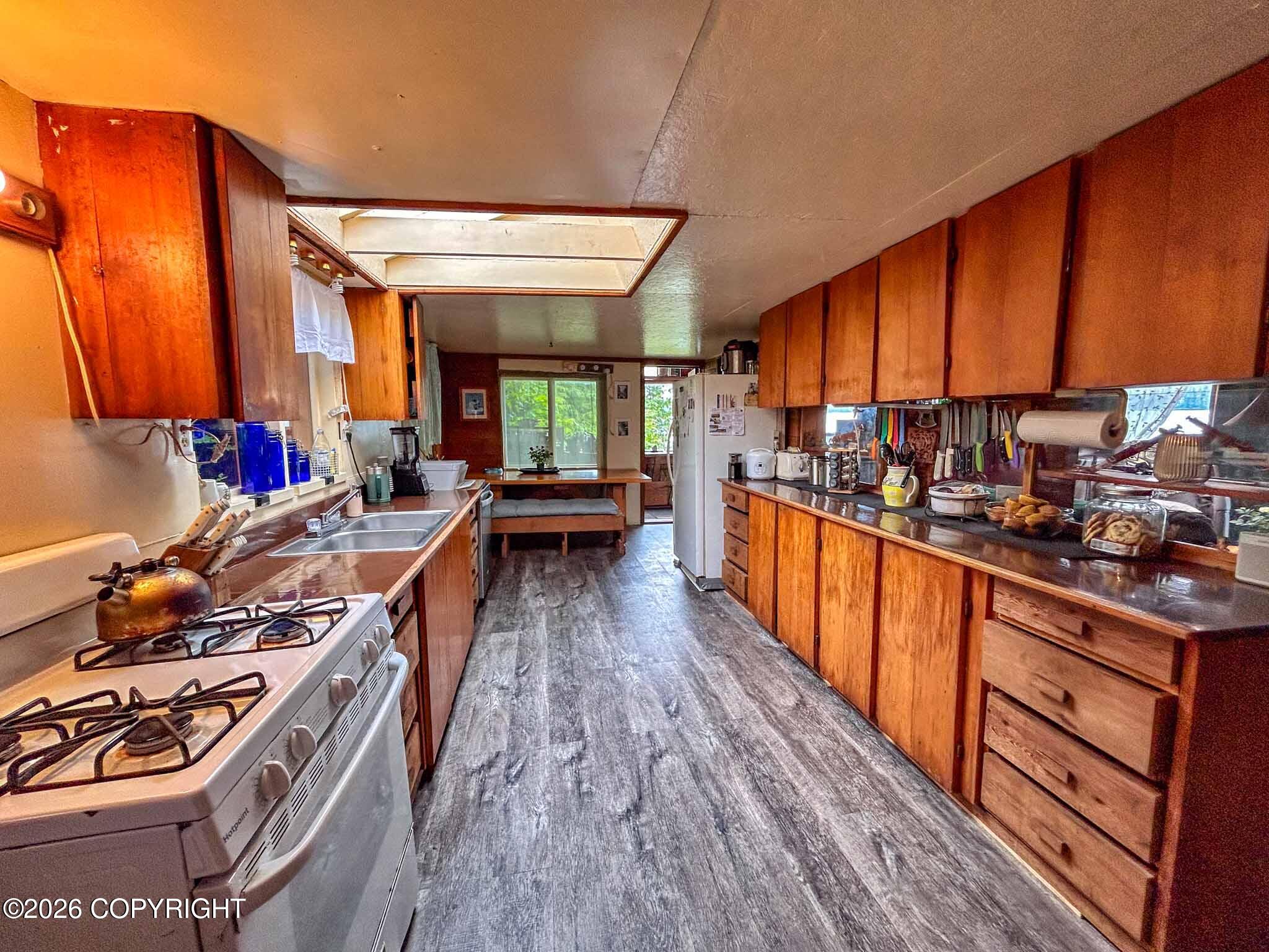 L10 B14 Edna Bay Property Photo 20