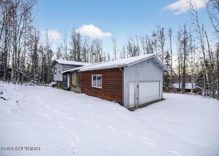 19535 Spruce Drive Property Photo 4