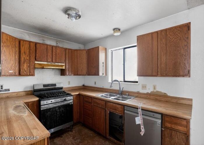 19535 Spruce Drive Property Photo 10