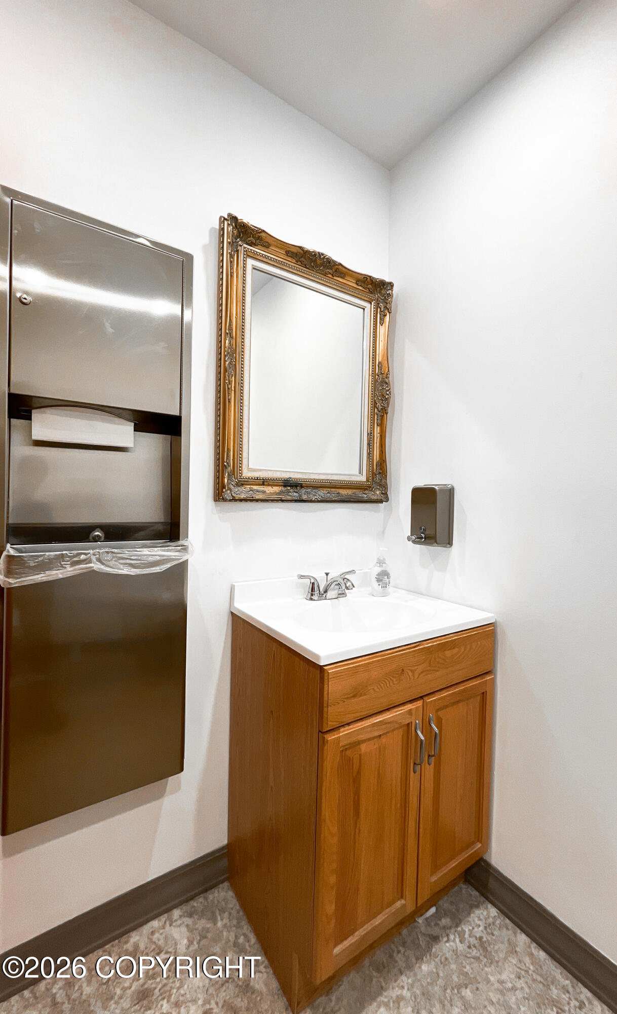 921 W 6th Avenue Property Photo 40