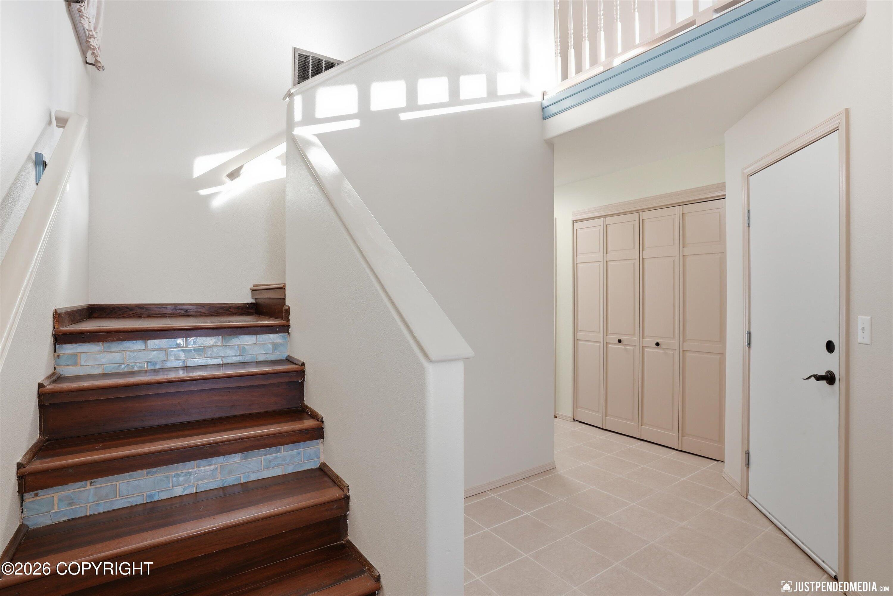 5553 College Meadow Circle Property Photo 5
