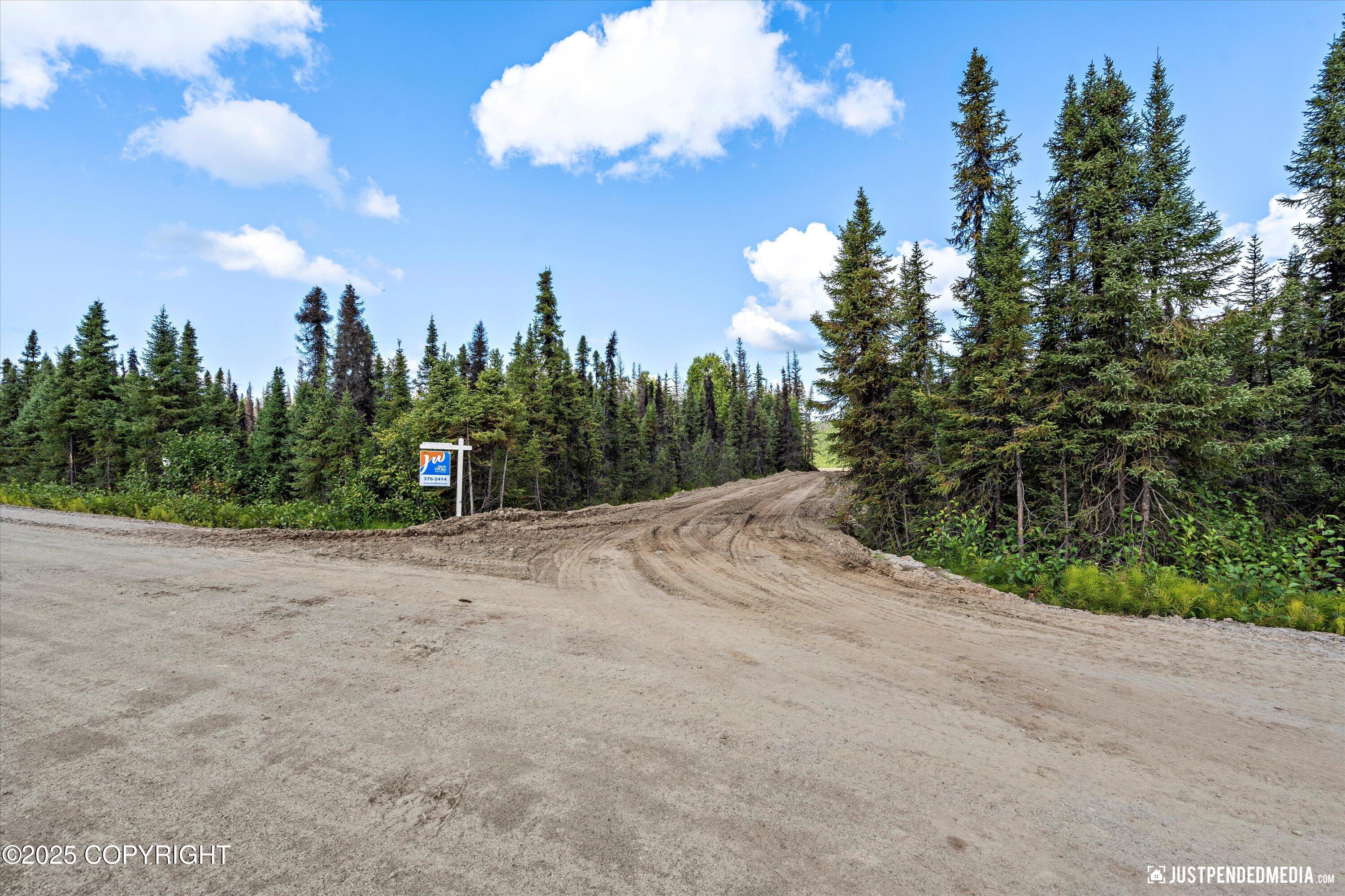 12431 W Snowberry Road Property Photo 3