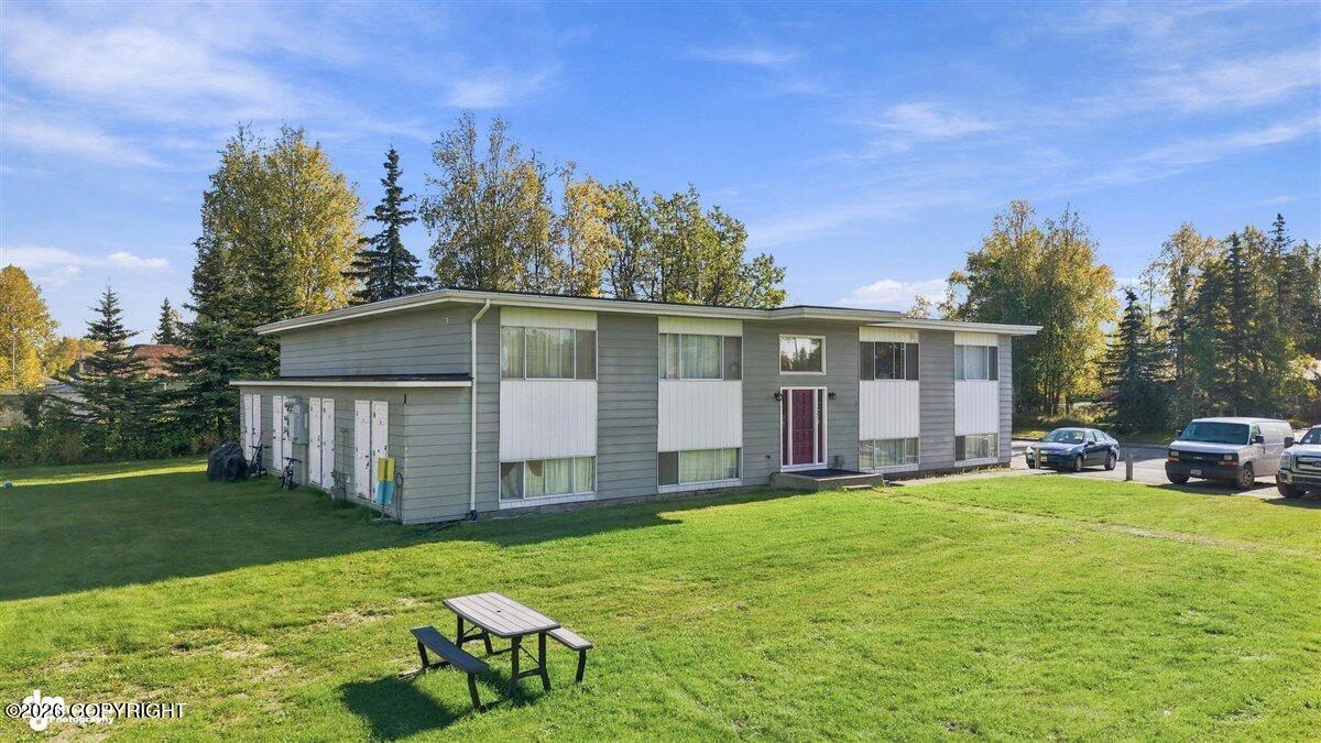 322 W Redoubt Avenue Property Photo 3
