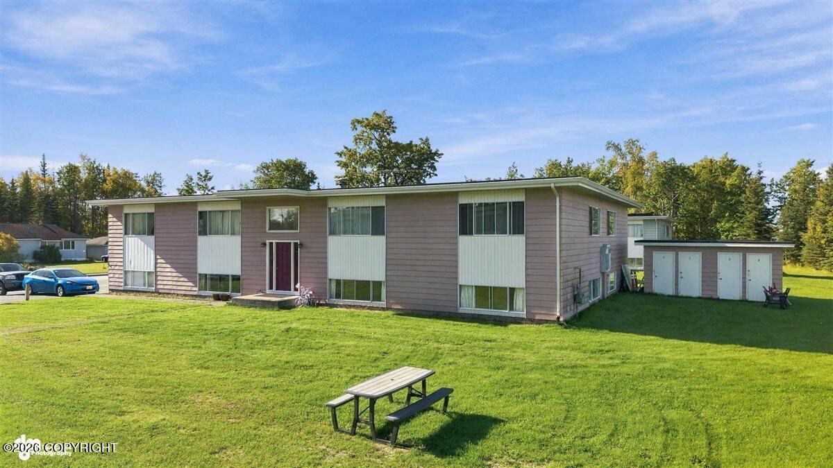 322 W Redoubt Avenue Property Photo 4