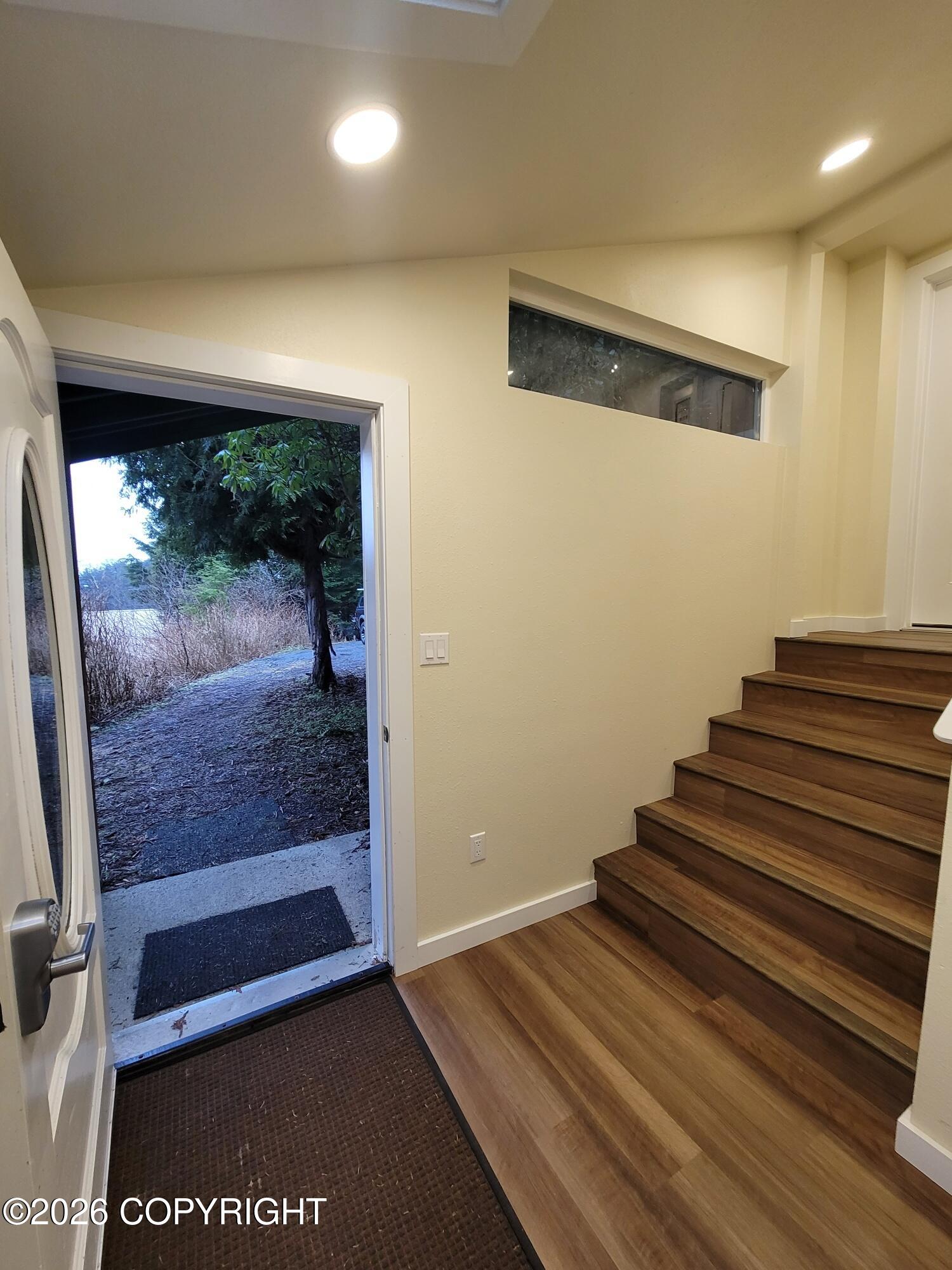 205 Lakeview Drive Property Photo 4