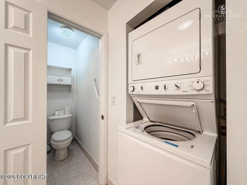 3333 Lakeshore Drive #5 Property Photo 5