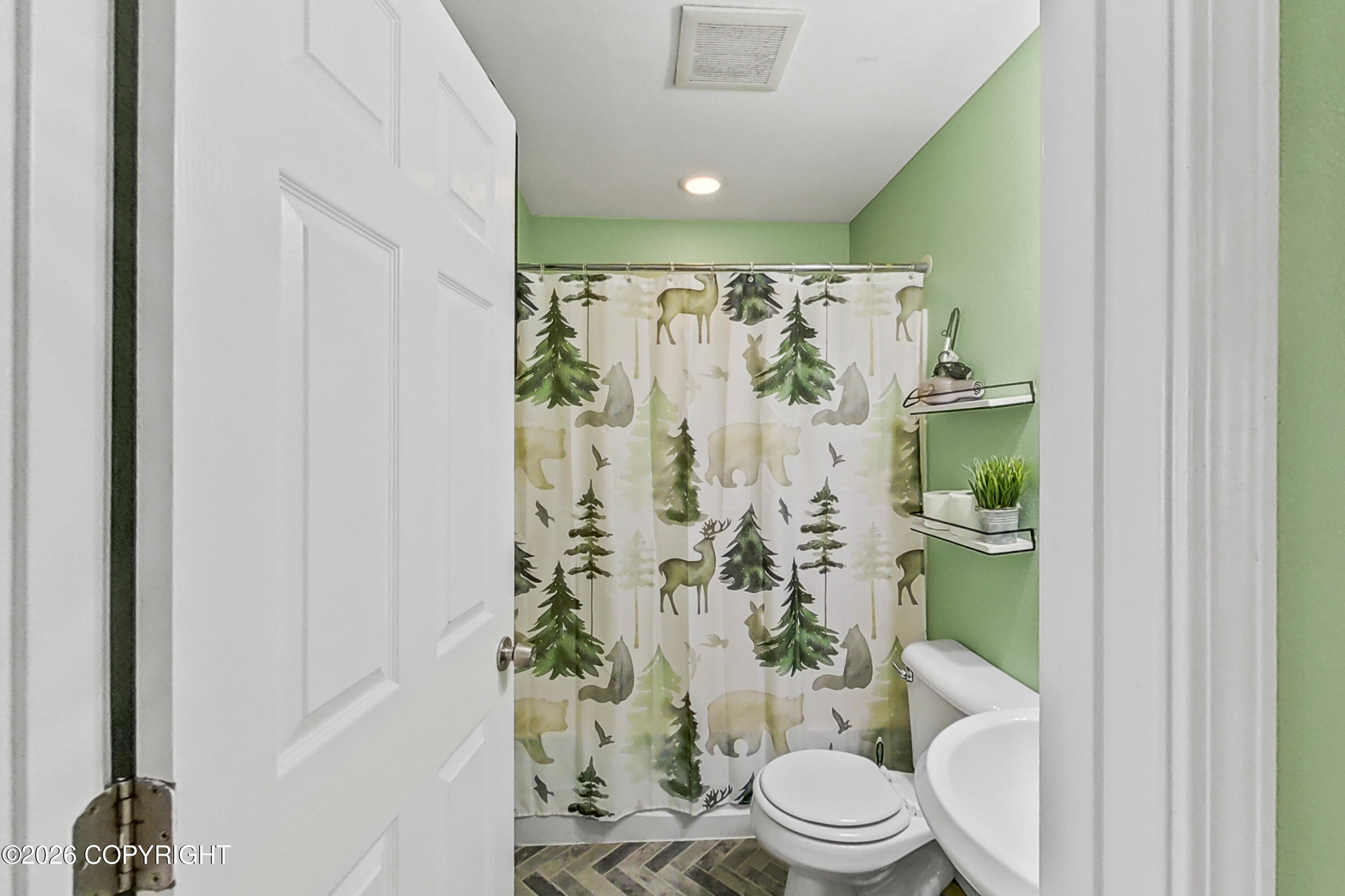 540 Eyak Drive Property Photo 8