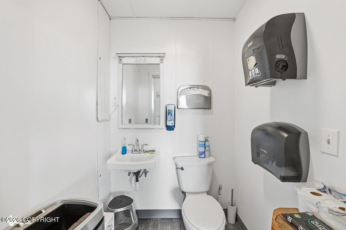 725 Sterling Highway Property Photo 25