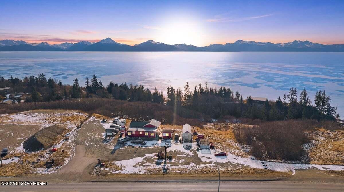725 Sterling Highway Property Photo 1