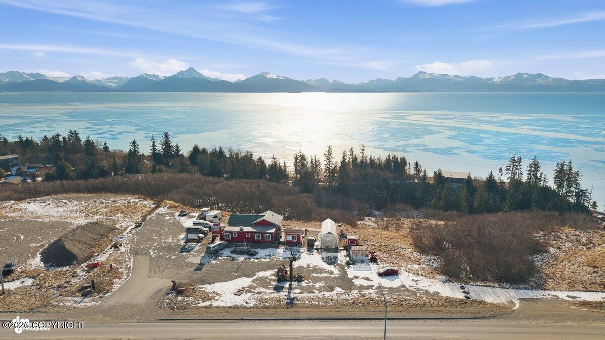 725 Sterling Highway Property Photo 4