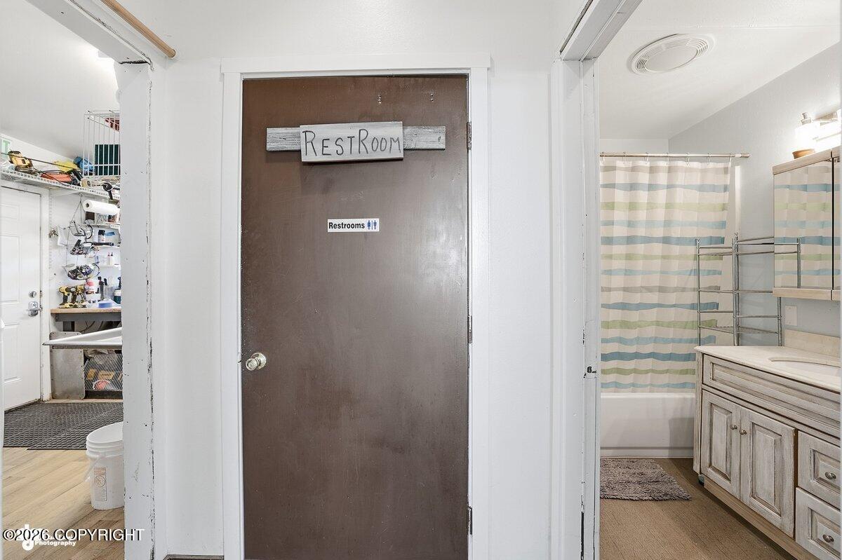 725 Sterling Highway Property Photo 19