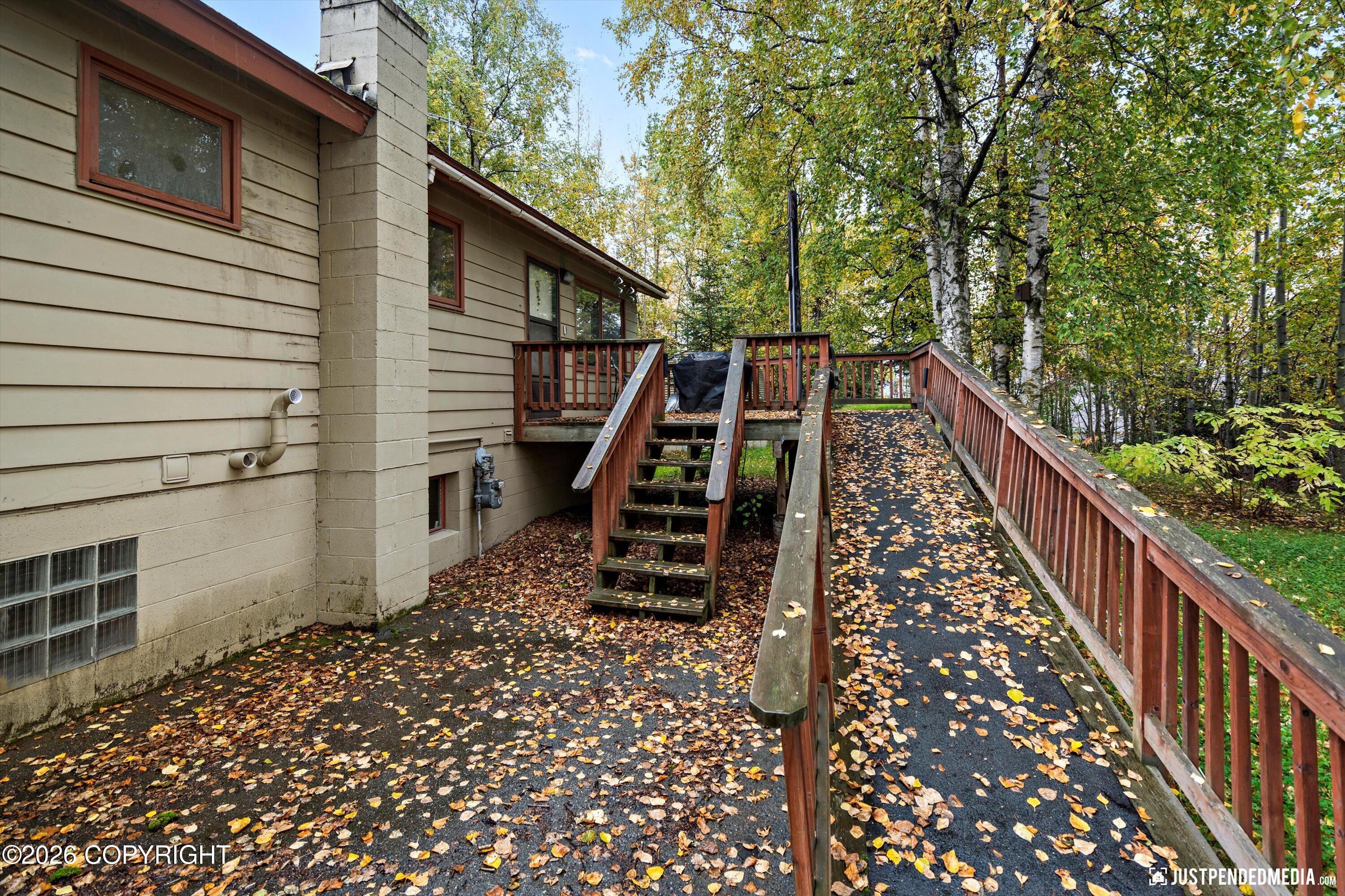 12121 Horseshoe Drive Property Photo 2