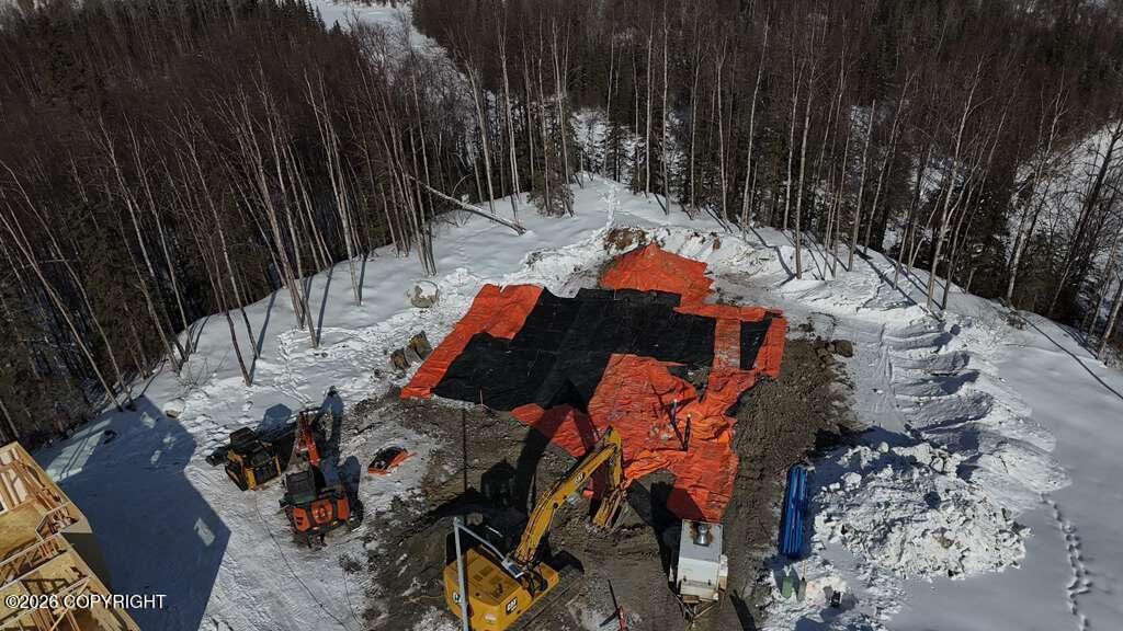 L13 Sasquatch Circle Property Photo 8