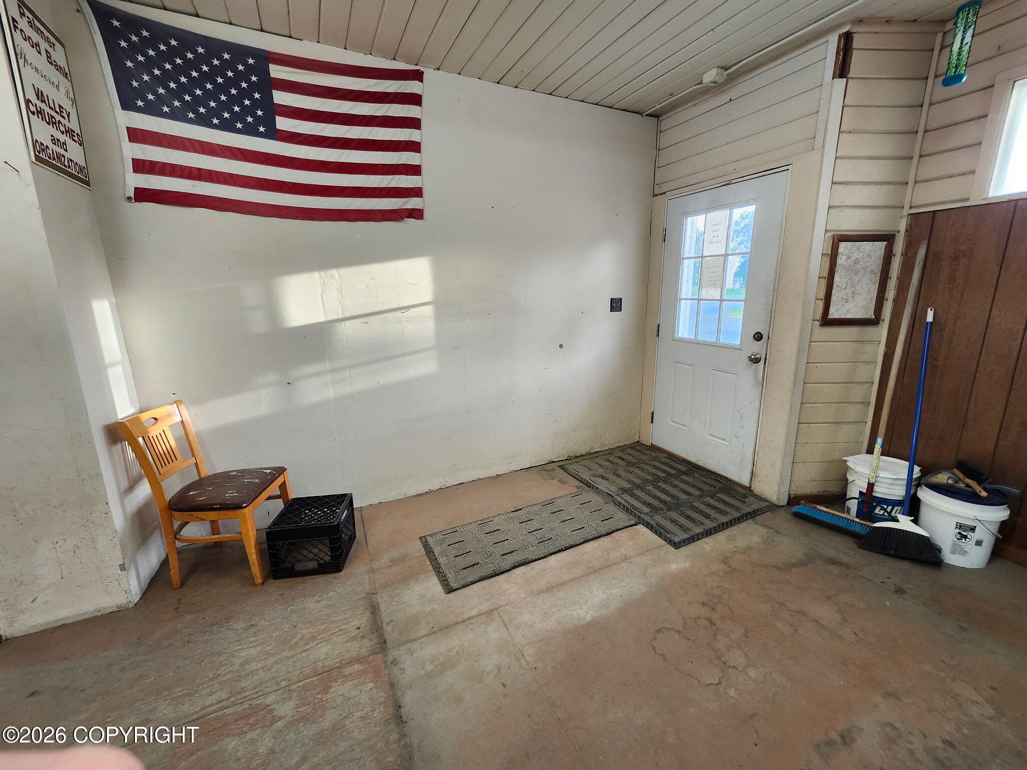 221 S Valley Way Property Photo 3