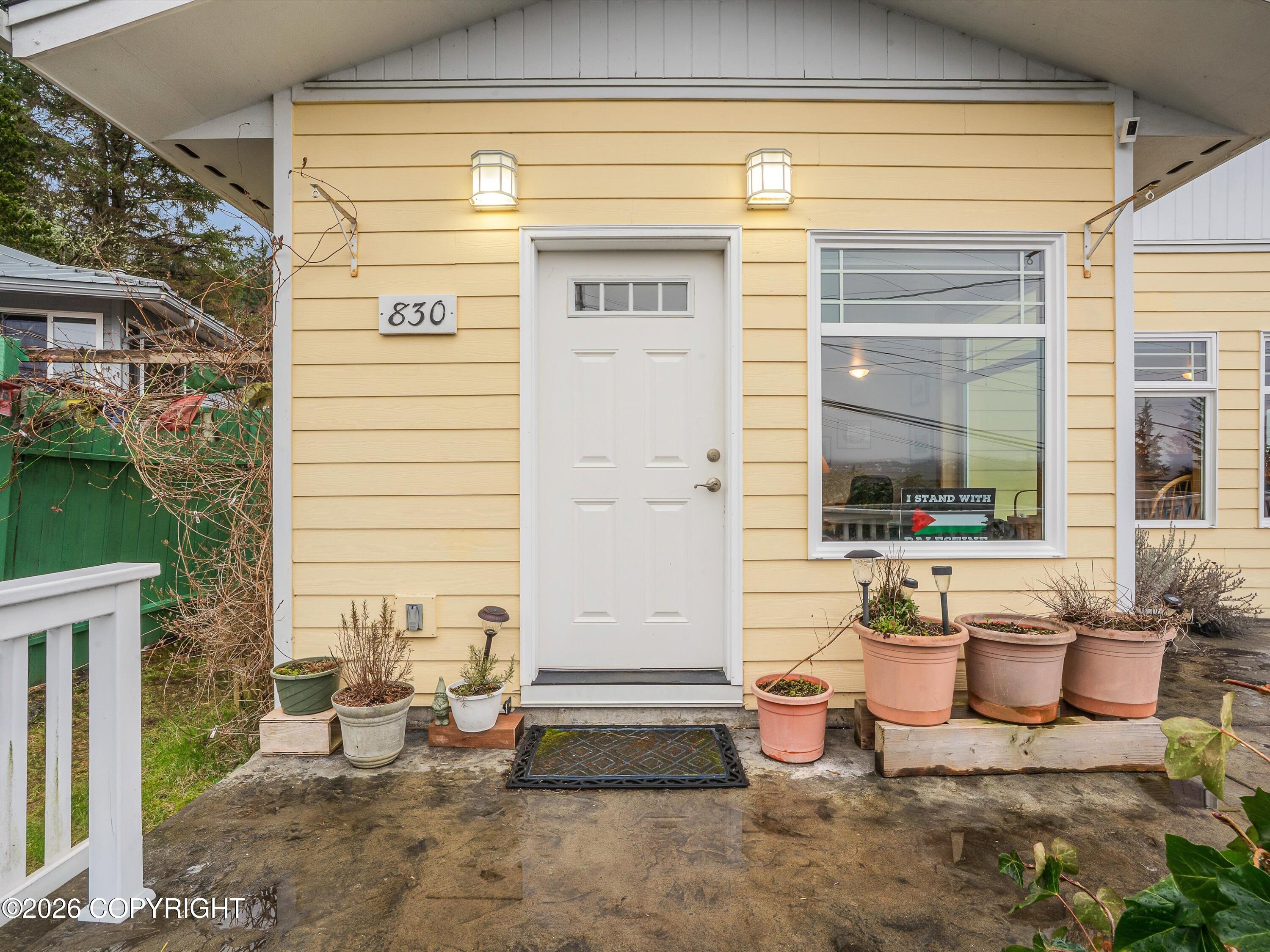 830 Jackson Street Property Photo 4