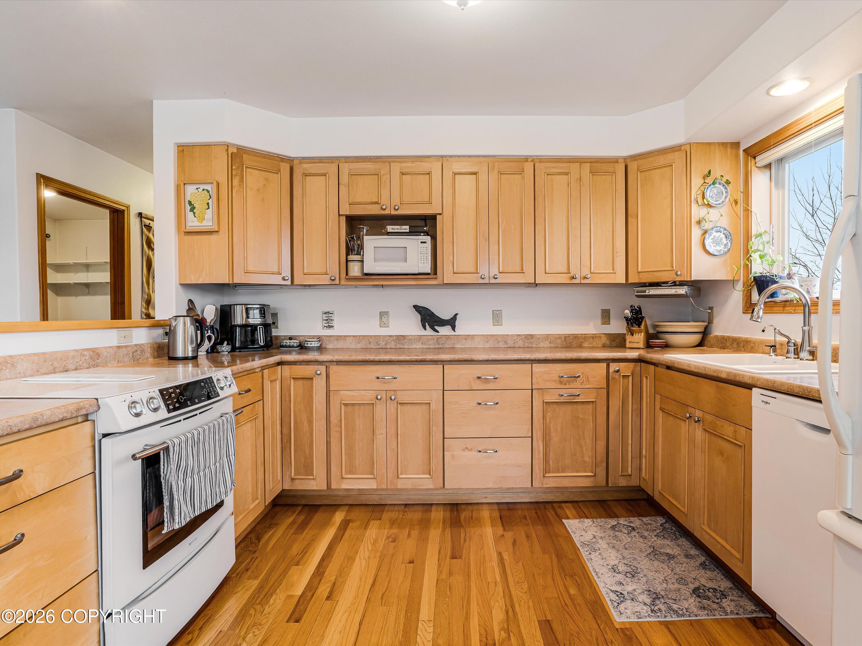 830 Jackson Street Property Photo 14
