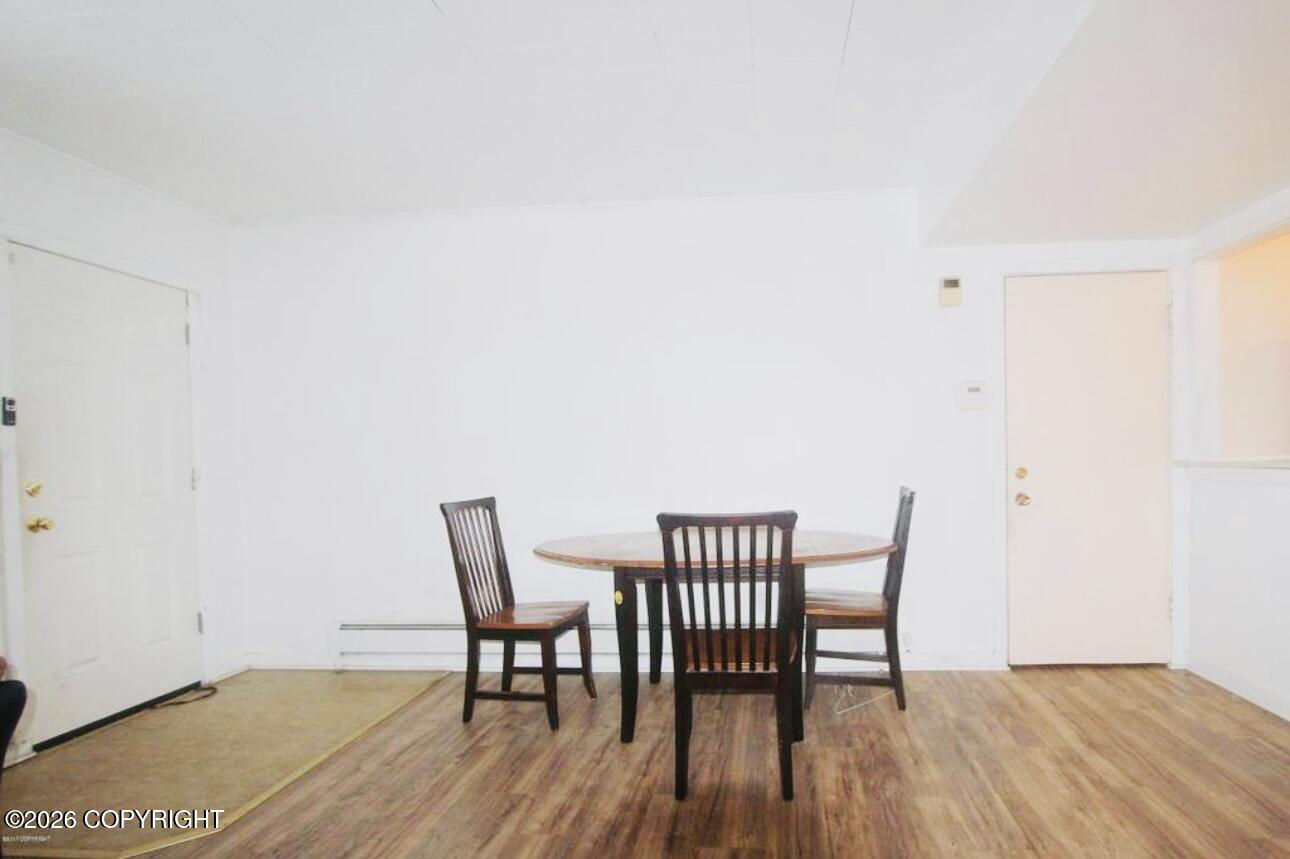 1102 W 29th Place Property Photo 23